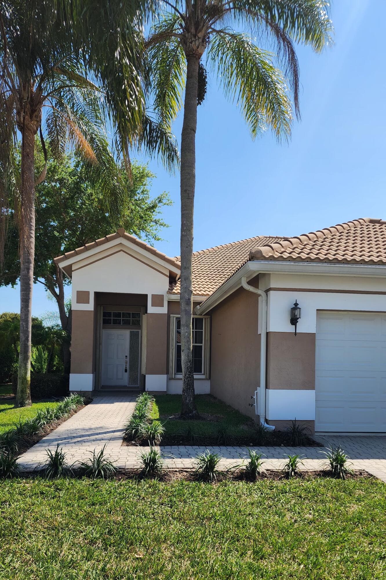 6900 Cairnwell Drive, Boynton Beach, FL 33472 — photo 1 of 56