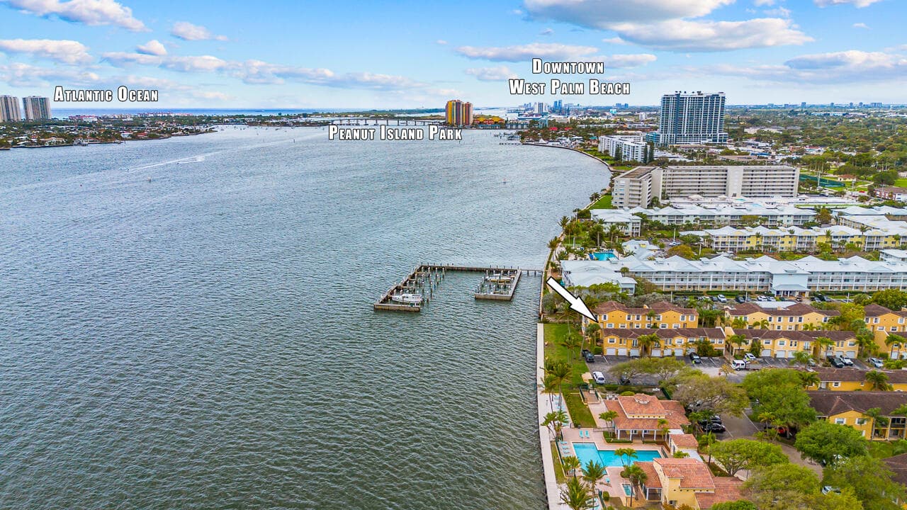 1060 Lake Shore Drive 201, West Palm Beach, FL 33403 — photo 5 of 44