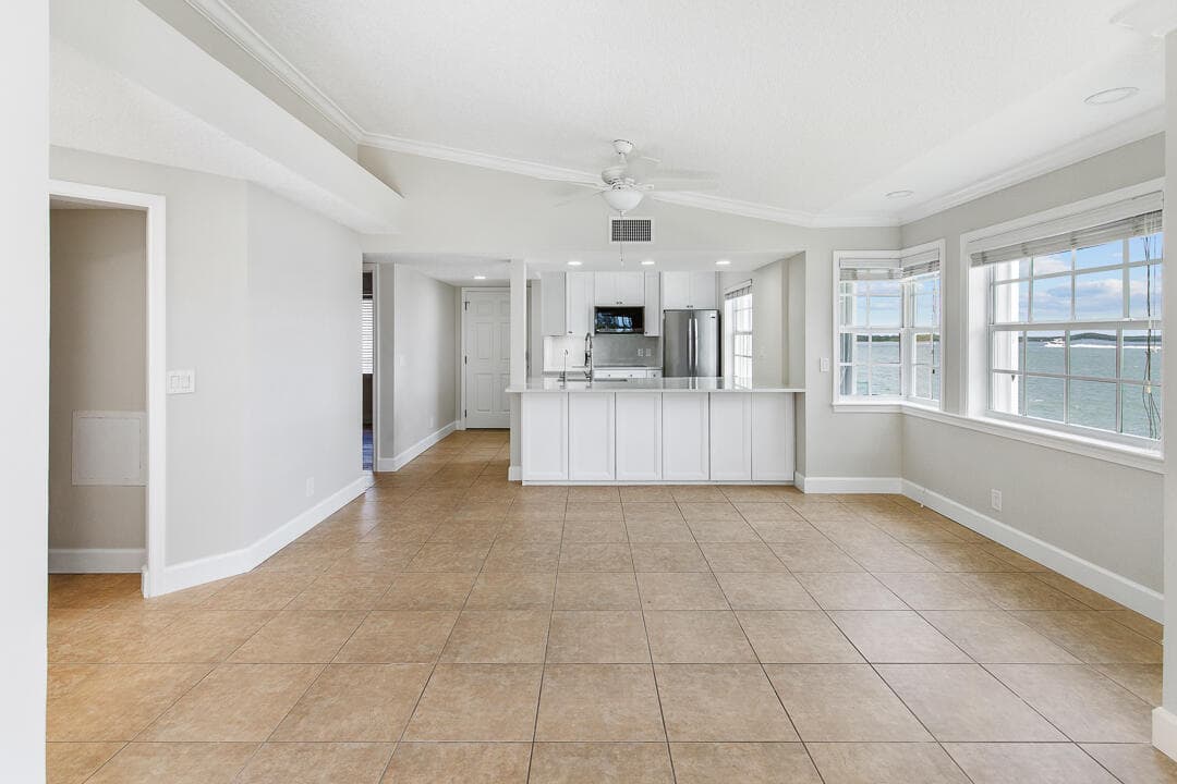 1060 Lake Shore Drive 201, West Palm Beach, FL 33403 — photo 15 of 44