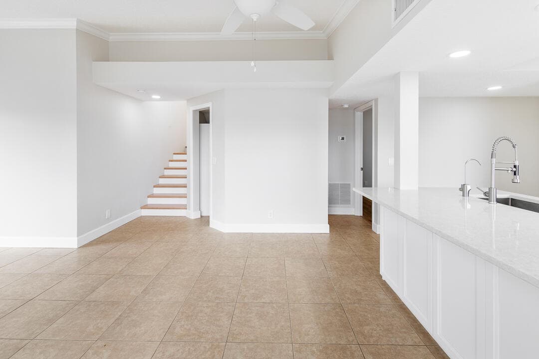 1060 Lake Shore Drive 201, West Palm Beach, FL 33403 — photo 33 of 44