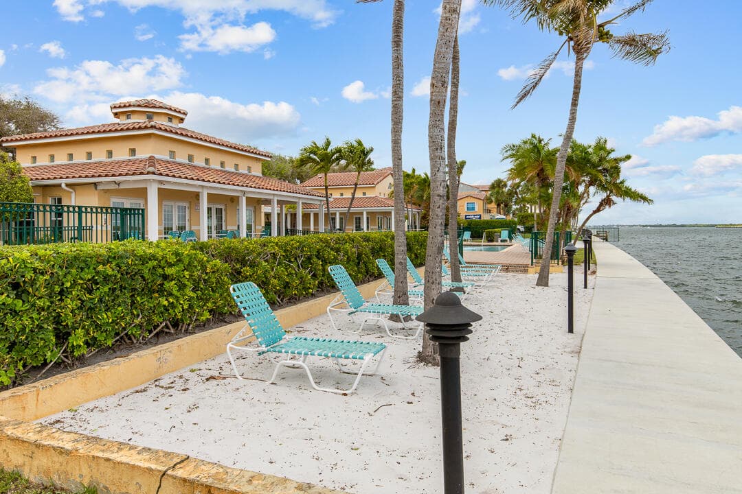 1060 Lake Shore Drive 201, West Palm Beach, FL 33403 — photo 36 of 44