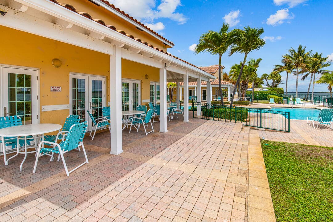 1060 Lake Shore Drive 201, West Palm Beach, FL 33403 — photo 39 of 44