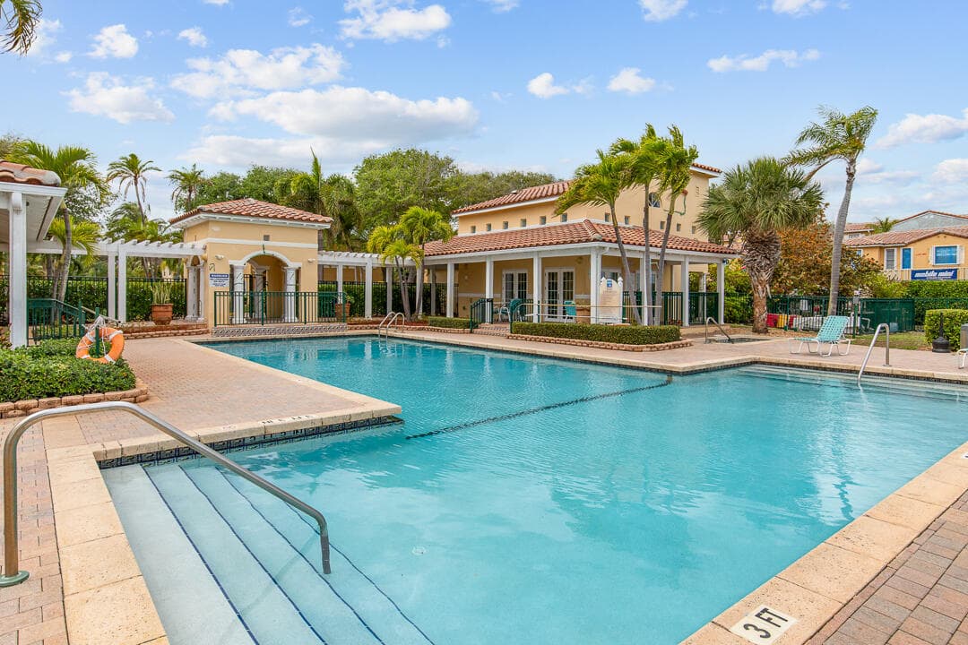 1060 Lake Shore Drive 201, West Palm Beach, FL 33403 — photo 41 of 44
