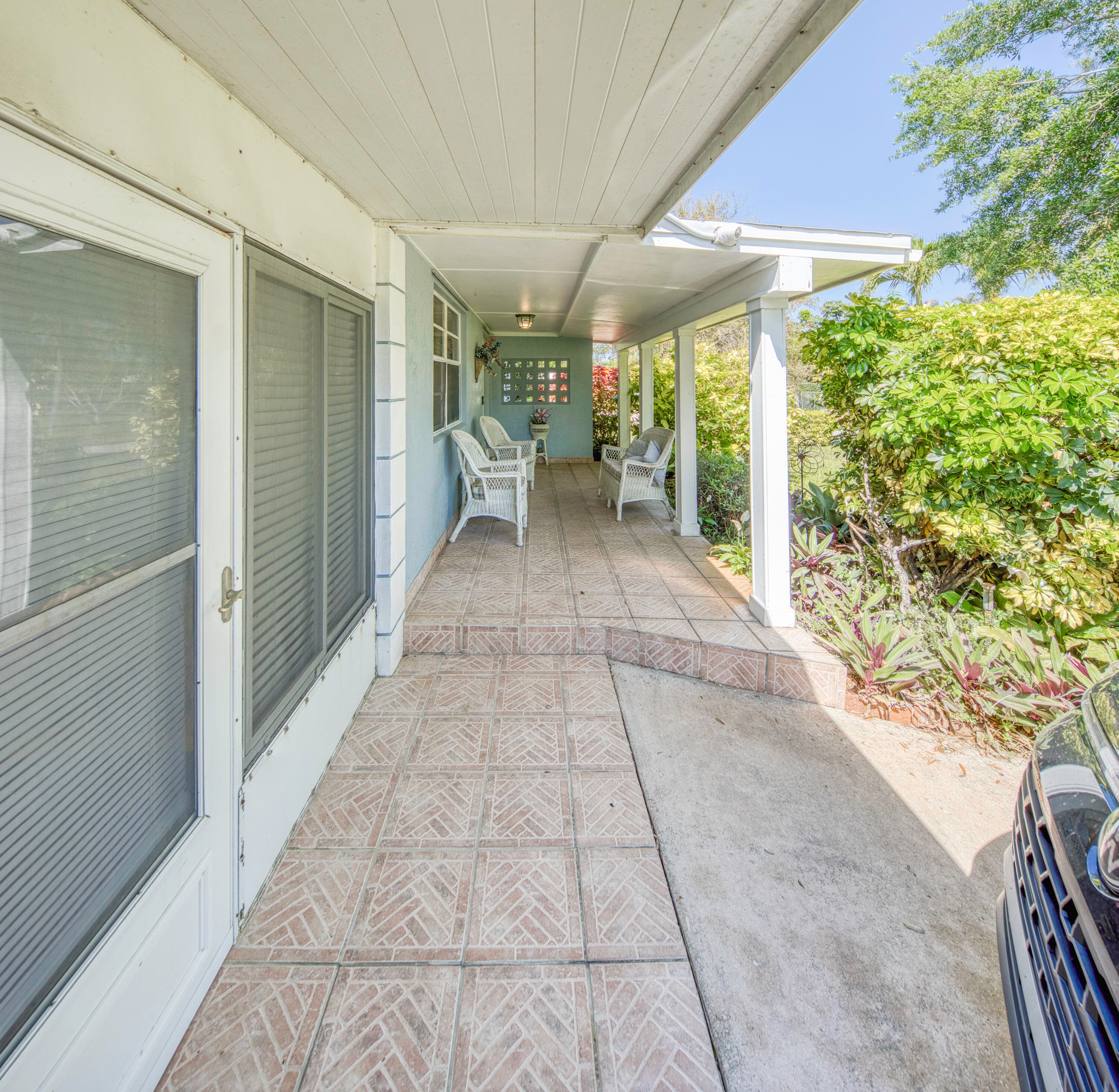 1328 Lake Victoria Drive, Lake Worth Beach, FL 33461 — photo 27 of 51