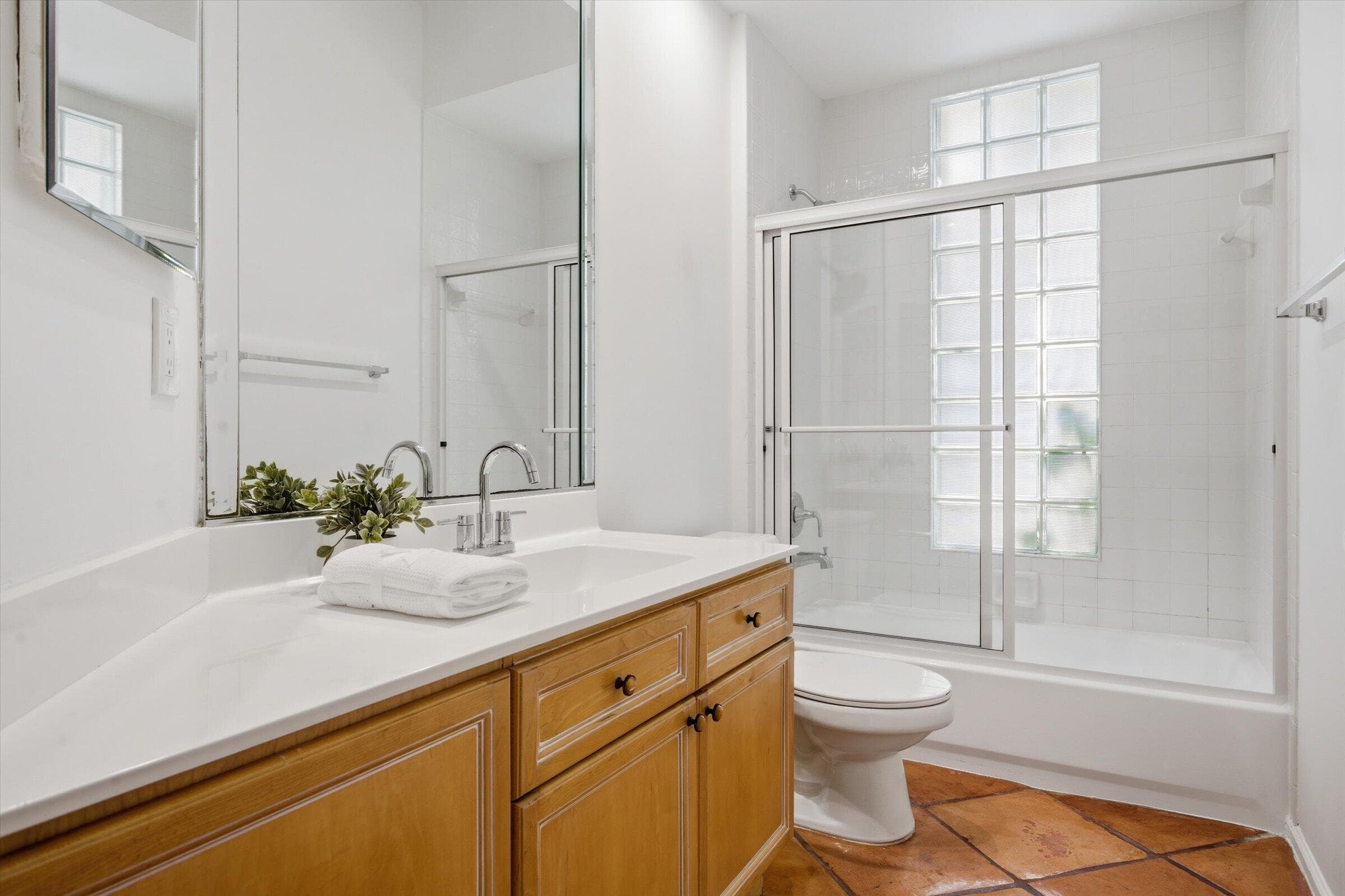 2466 Bay Isle Court, Weston, FL 33327 — photo 23 of 47