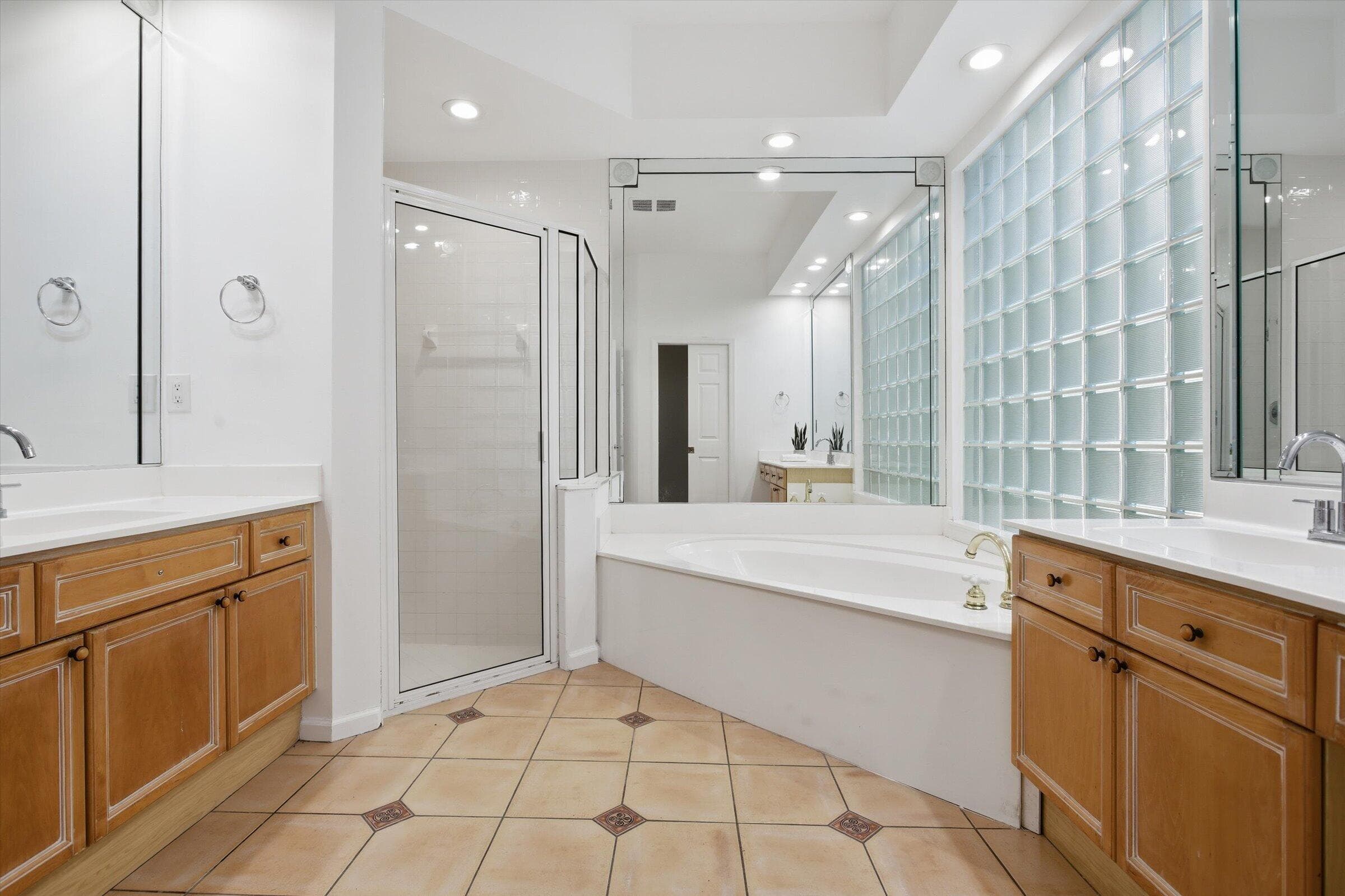 2466 Bay Isle Court, Weston, FL 33327 — photo 19 of 47