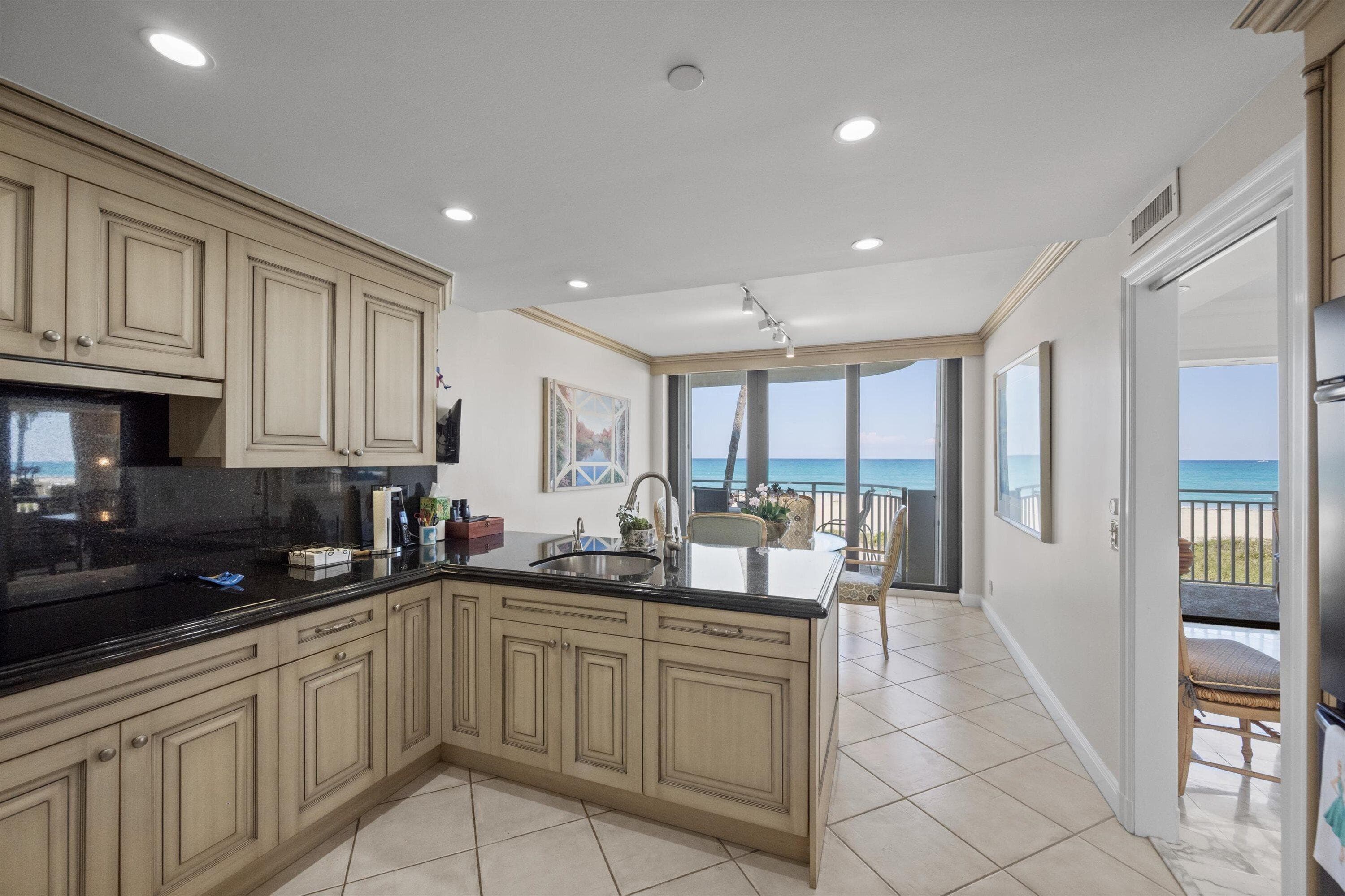 2580 S Ocean Boulevard 2b2, Palm Beach, FL 33480 — photo 9 of 45