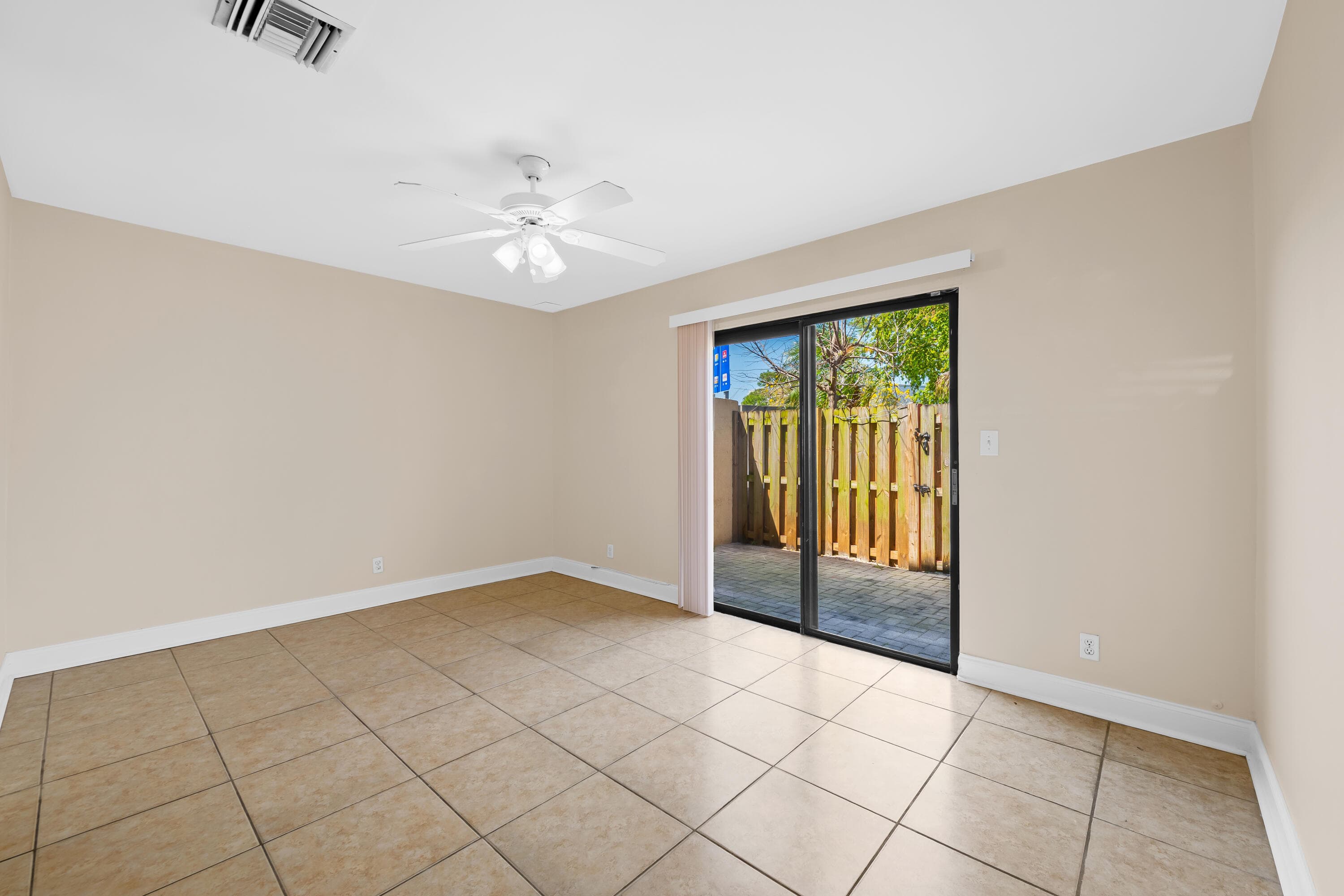 3281 E Golf Boulevard 4, Pompano Beach, FL 33064 — photo 5 of 23