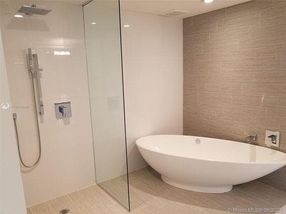 330 Sunny Isles Boulevard 5-703, Sunny Isles Beach, FL 33160 — photo 5 of 14