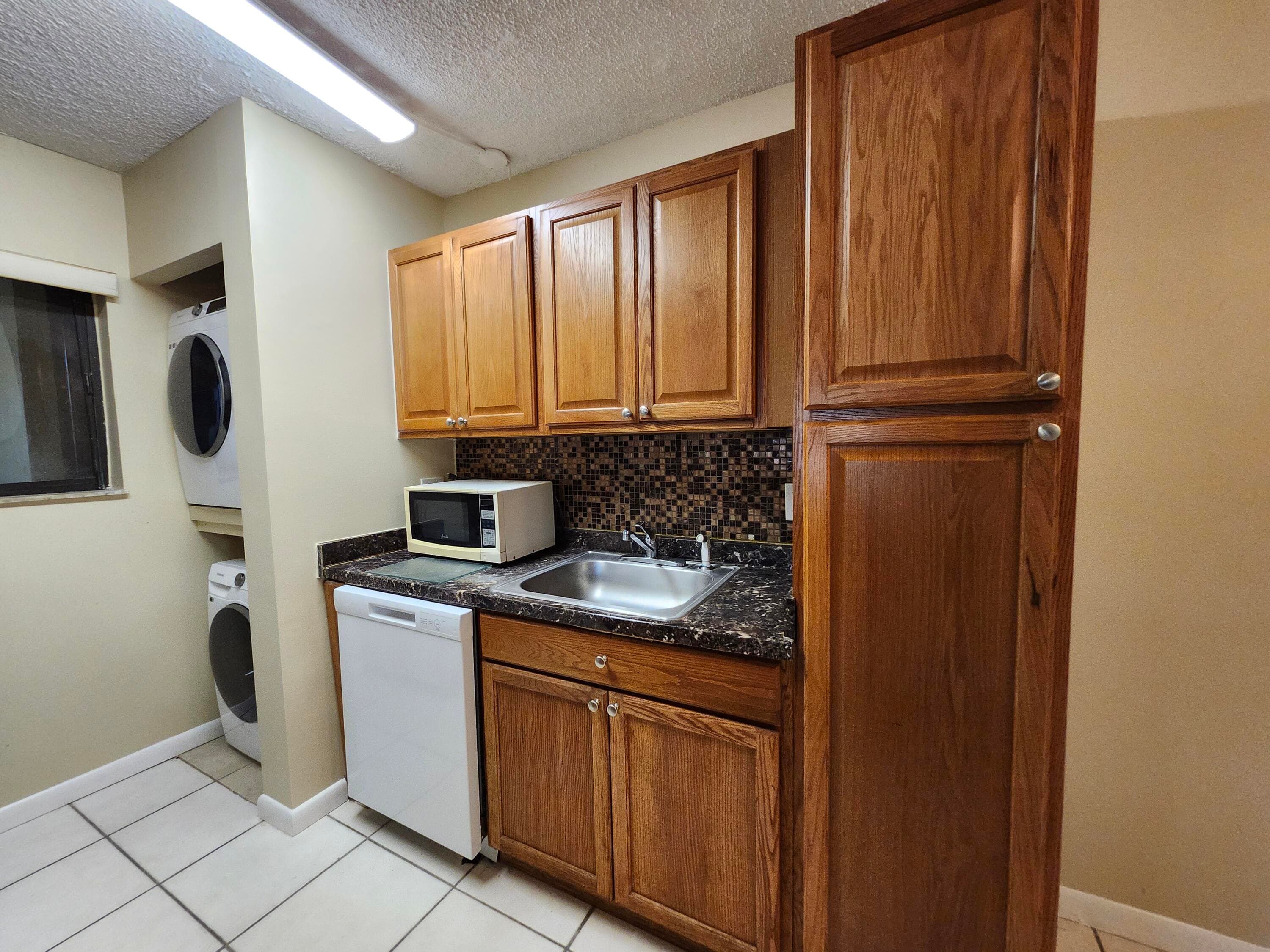 545 Trace Circle 105, Deerfield Beach, FL 33441 — photo 13 of 44