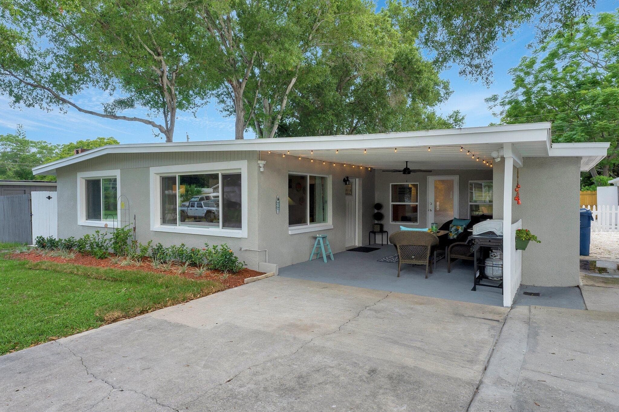1555 Shirley Place, Largo, FL 33770 — photo 4 of 51