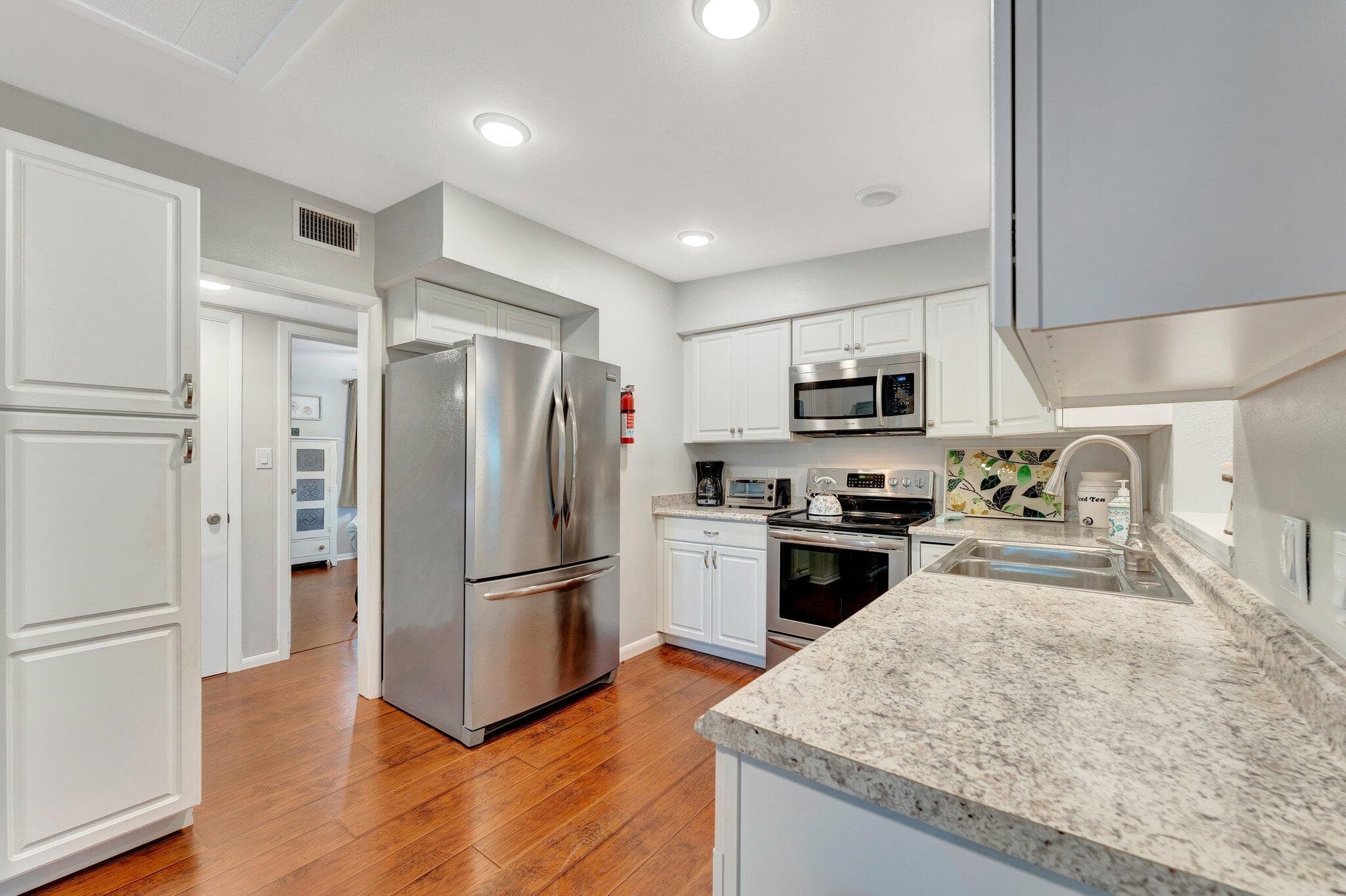 1555 Shirley Place, Largo, FL 33770 — photo 8 of 51