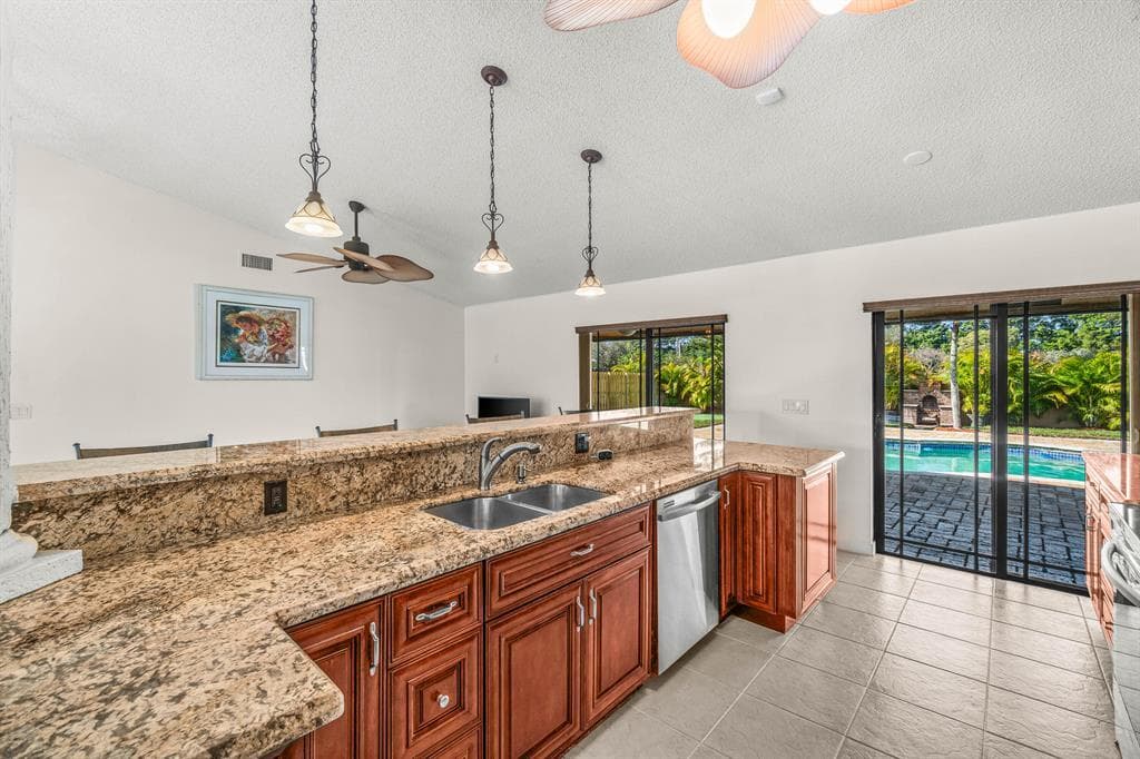 19873 Court Of The Myrtles, Boca Raton, FL 33434 — photo 5 of 6