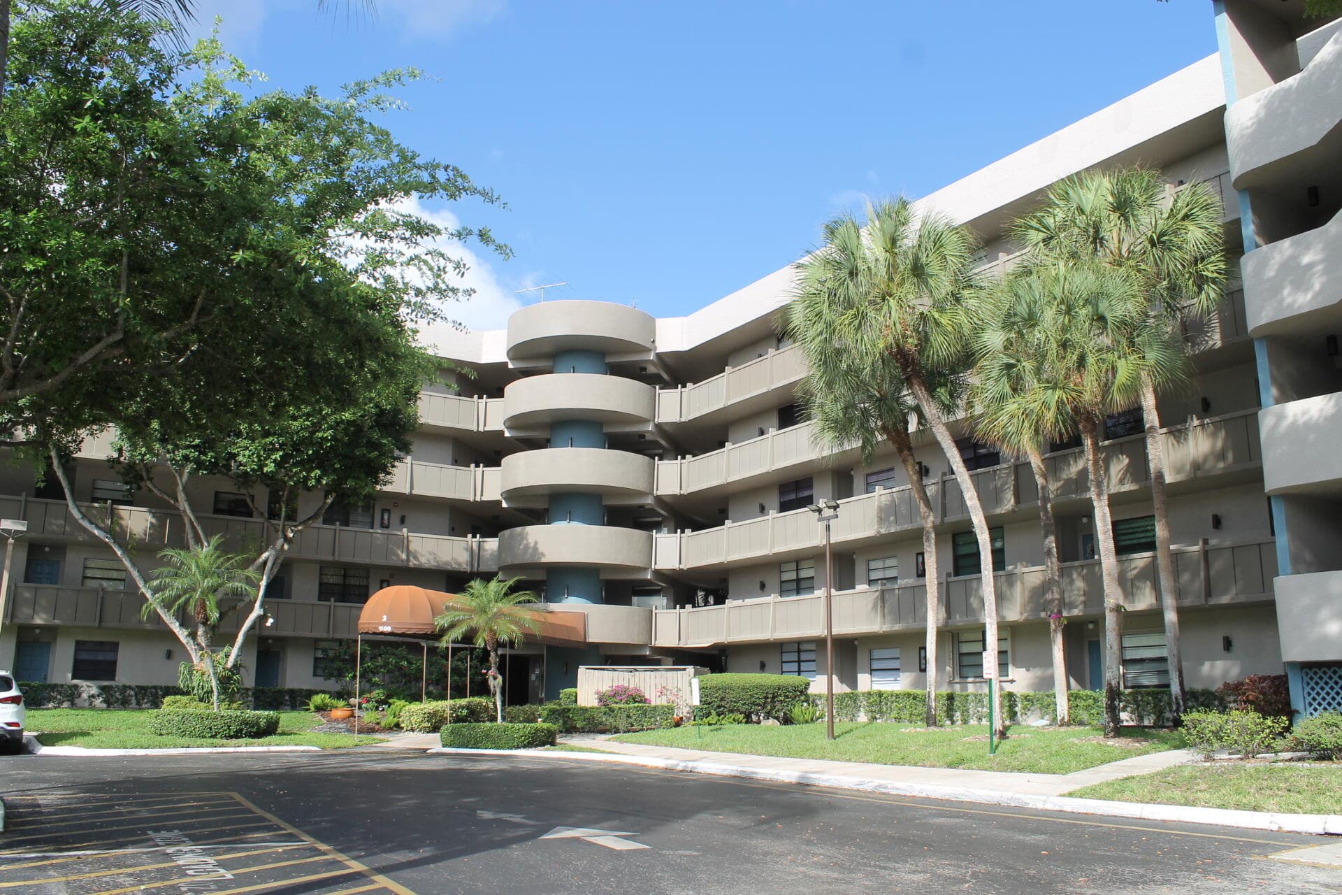 1100 Colony Point Circle 314, Pembroke Pines, FL 33026 — photo 1 of 35