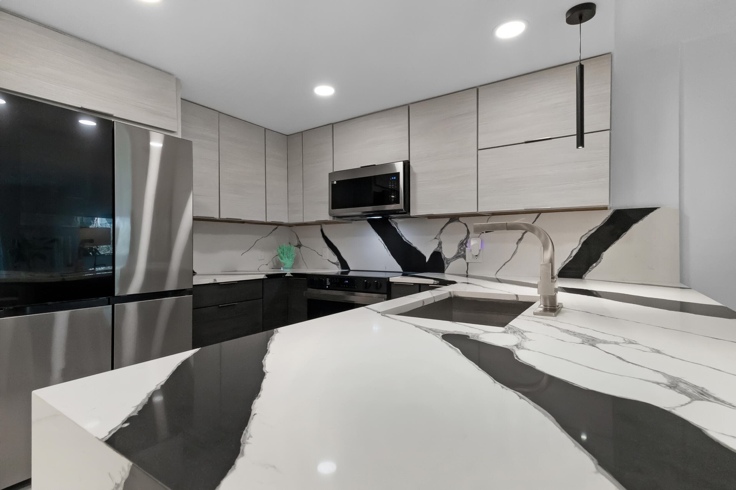 3004 NE 5th Terrace NE Apt 210c, Fort Lauderdale, FL 33334 — photo 4 of 35
