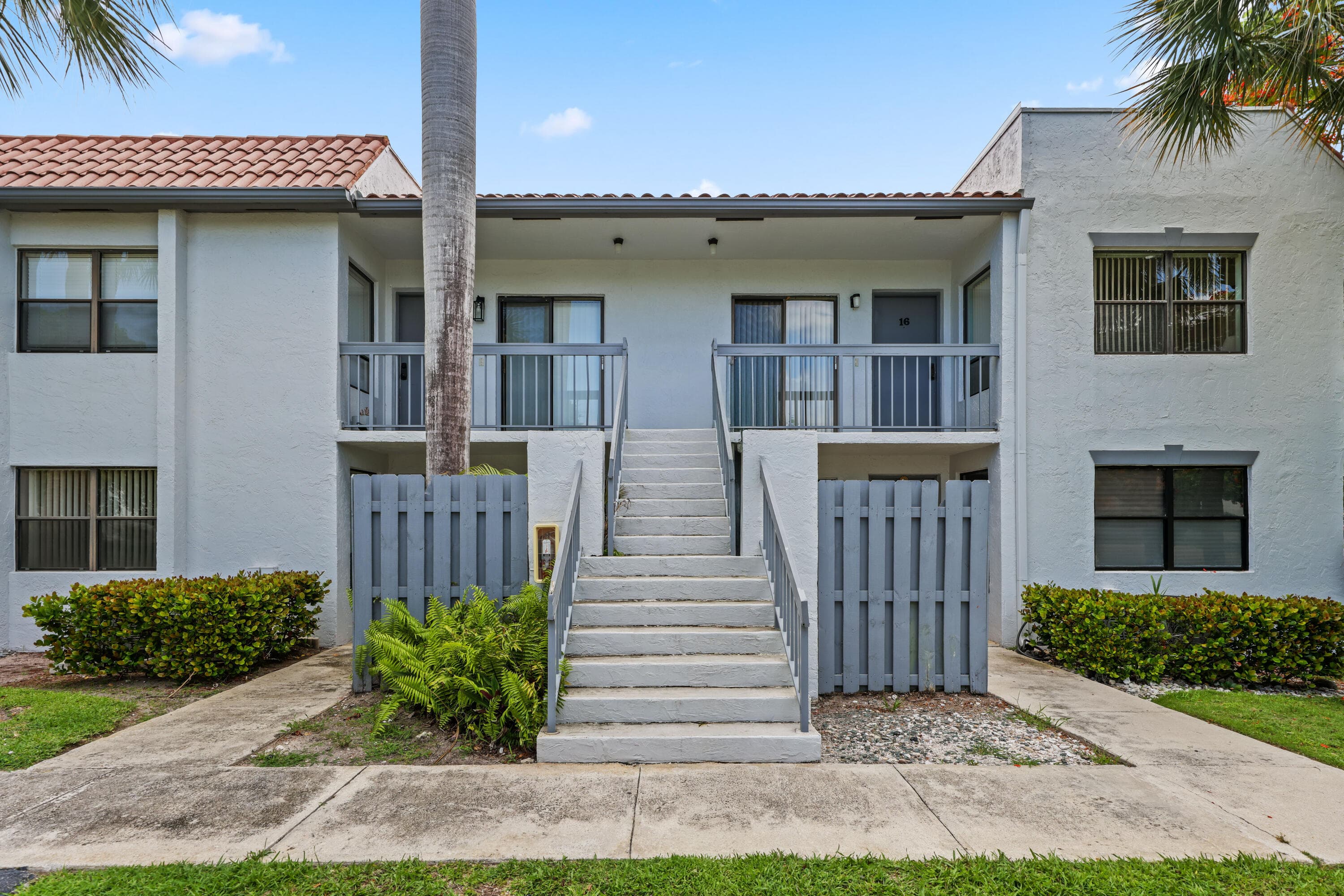 3275 Frederick Boulevard 17, Delray Beach, FL 33483 — photo 1 of 31