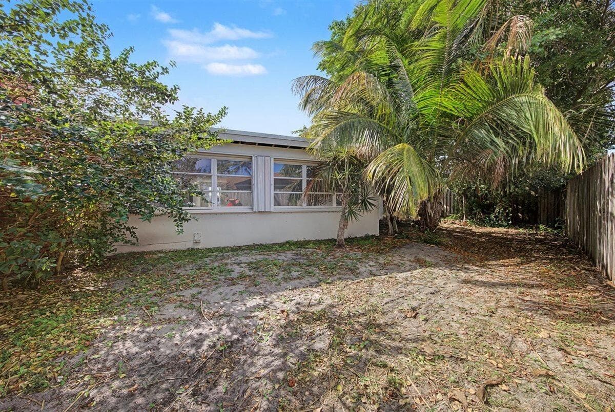 7730 W Lake Drive, Lake Clarke Shores, FL 33406 — photo 45 of 58