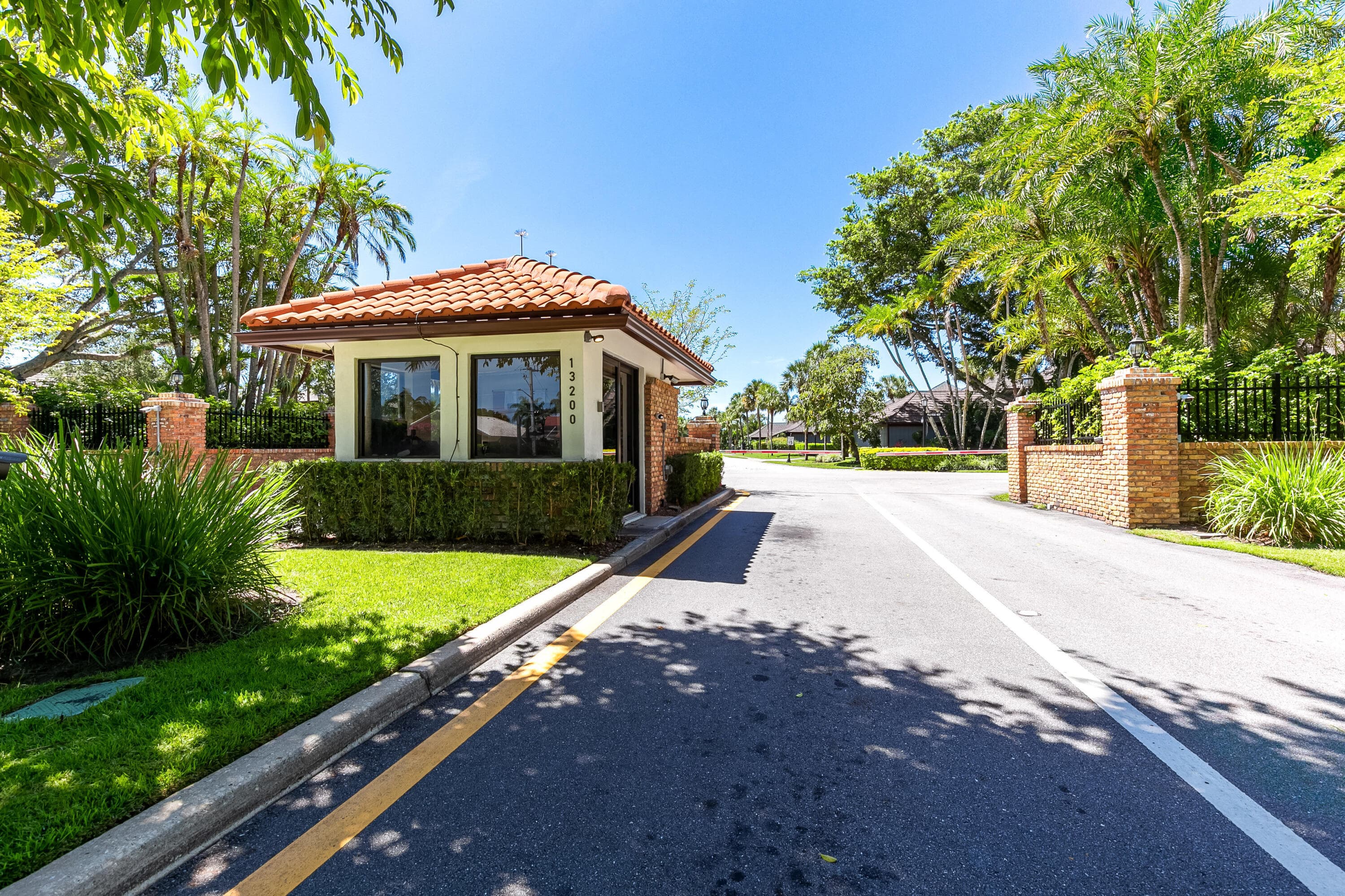 11863 Wimbledon Circle 527, Wellington, FL 33414 — photo 18 of 22