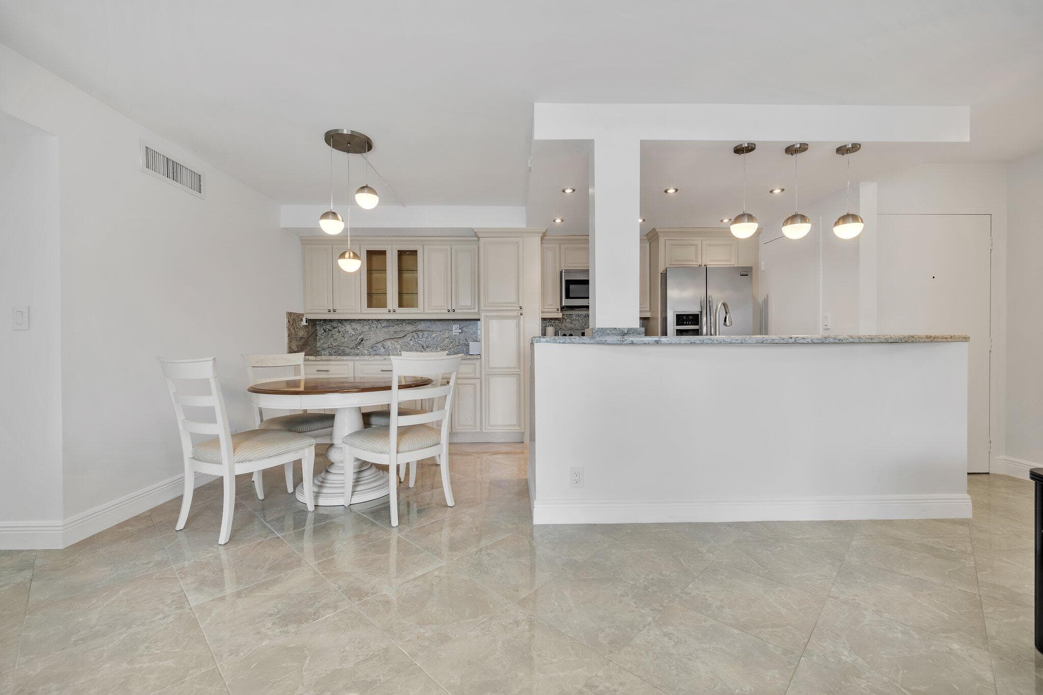 720 Bayshore Drive 304, Fort Lauderdale, FL 33304 — photo 6 of 20