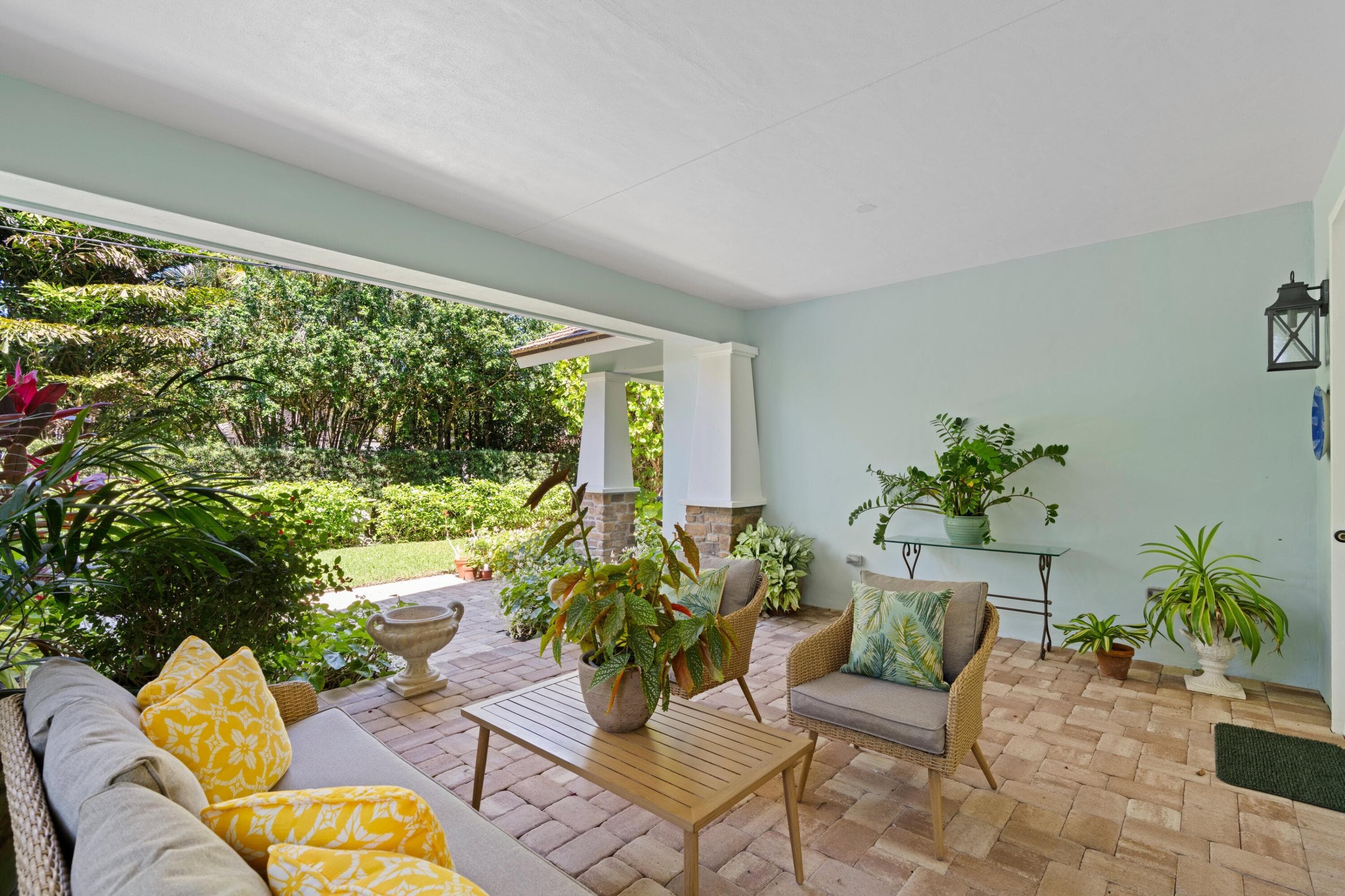 137 Cortez Road, West Palm Beach, FL 33405 — photo 10 of 23