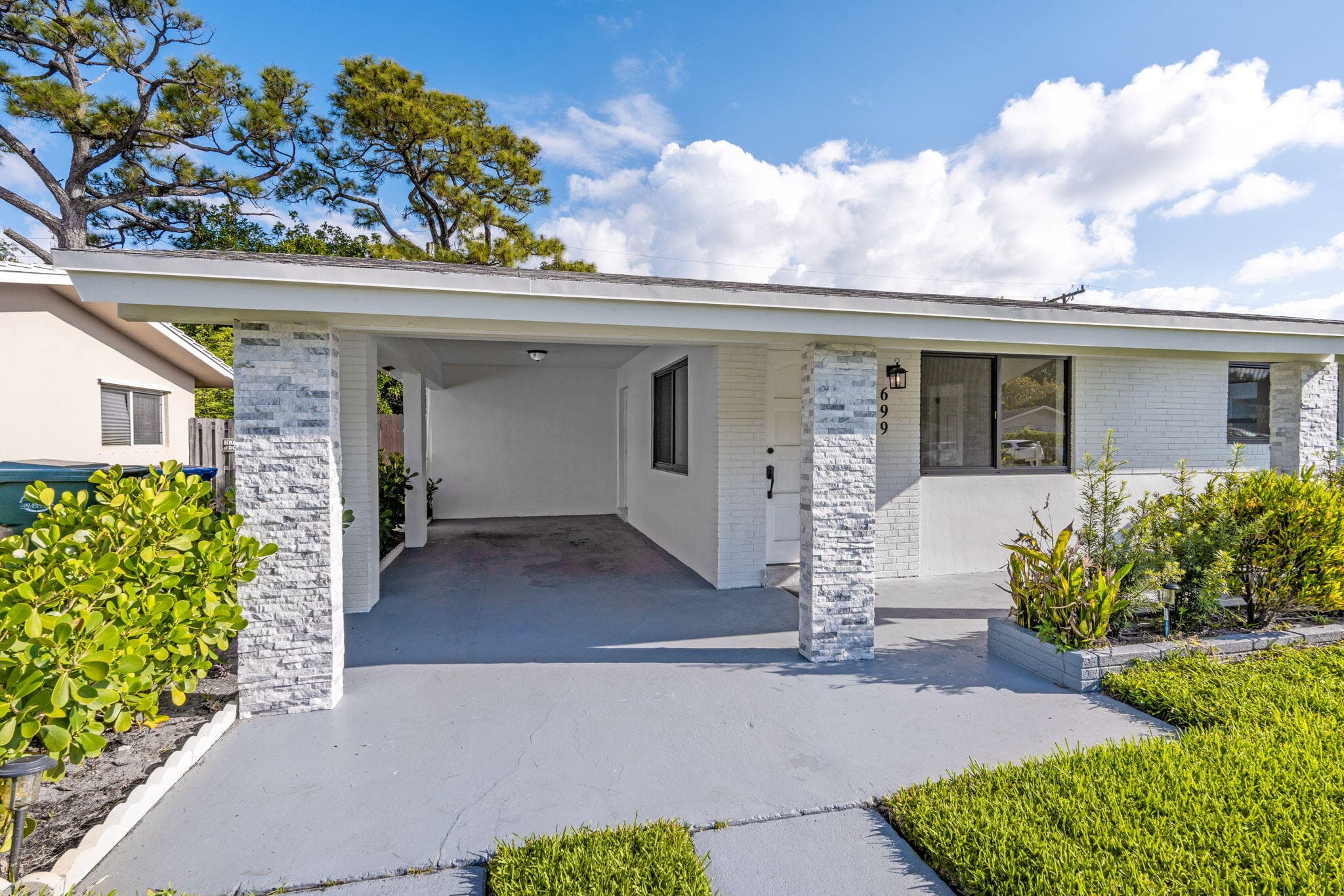699 NE 40th Street, Oakland Park, FL 33334 — photo 4 of 39