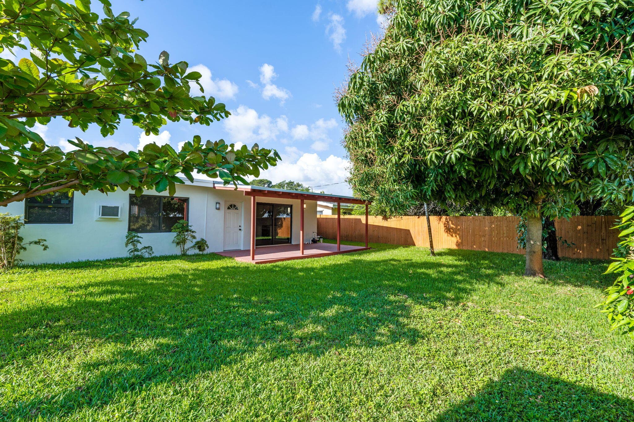 699 NE 40th Street, Oakland Park, FL 33334 — photo 34 of 39