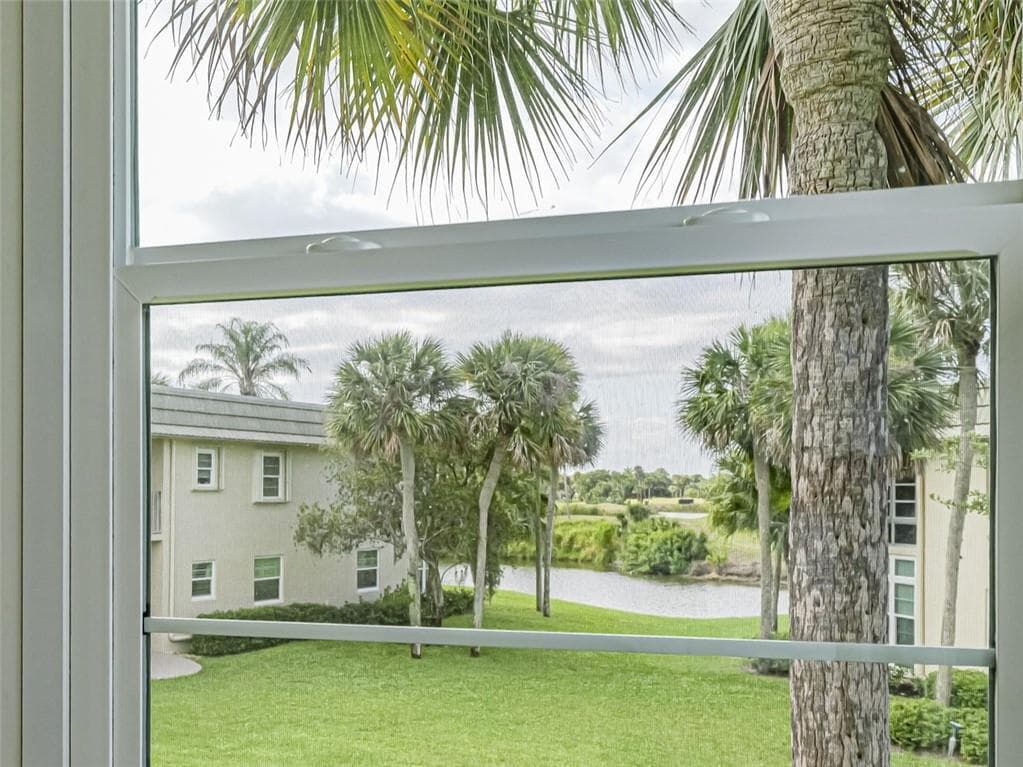 35 Vista Gardens Trail 205, Vero Beach, FL 32962 — photo 17 of 36