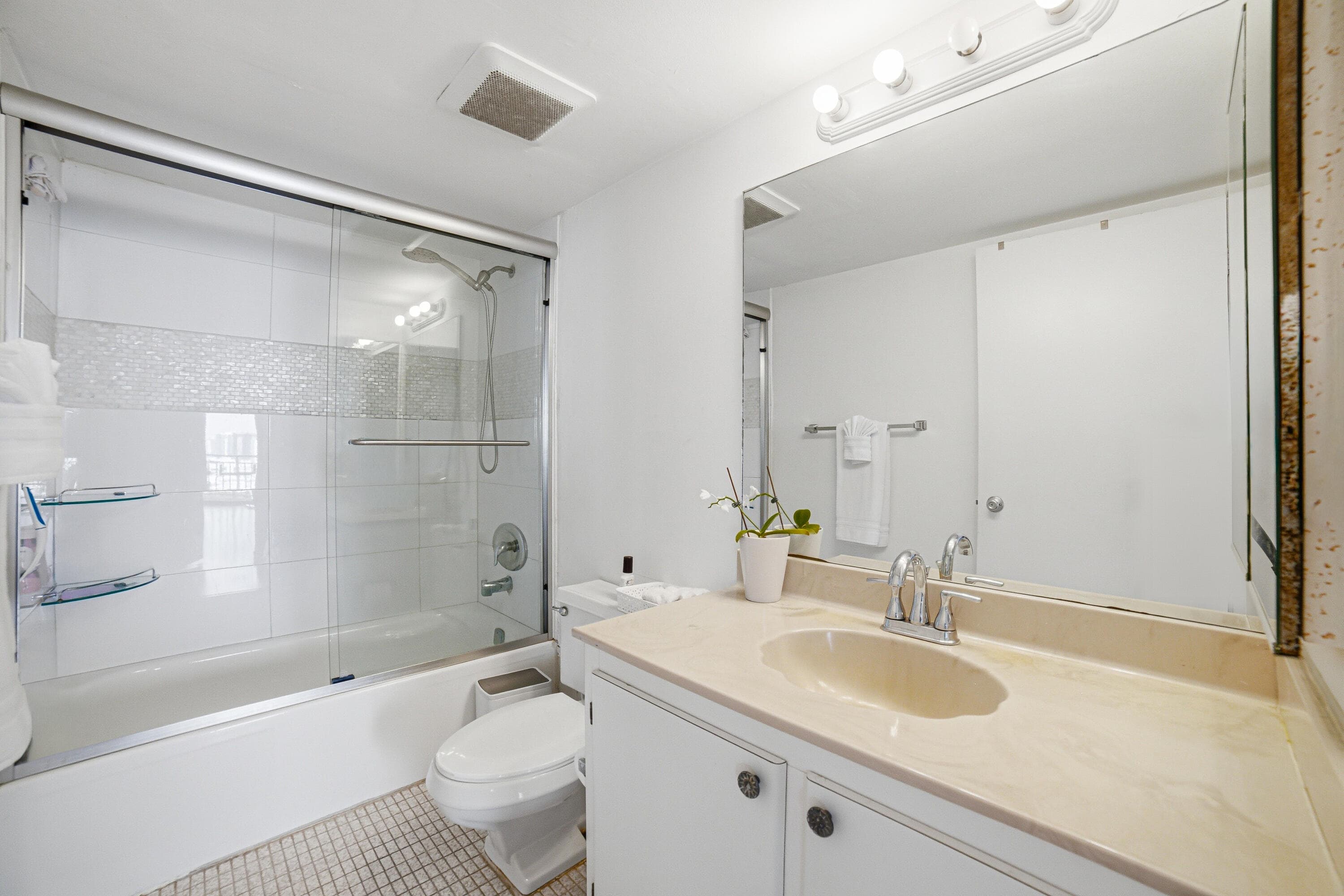210 174th Street 1110, Sunny Isles Beach, FL 33160 — photo 25 of 39