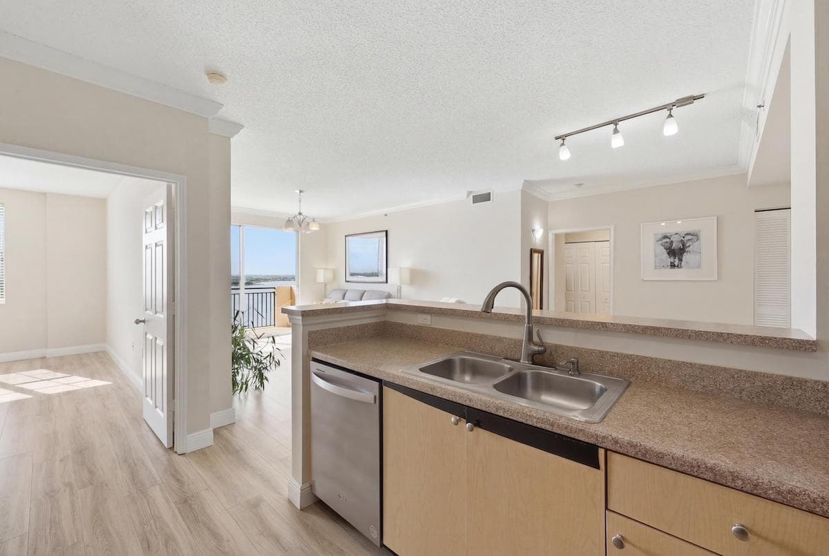 616 Clearwater Park Road 1106, West Palm Beach, FL 33401 — photo 10 of 35