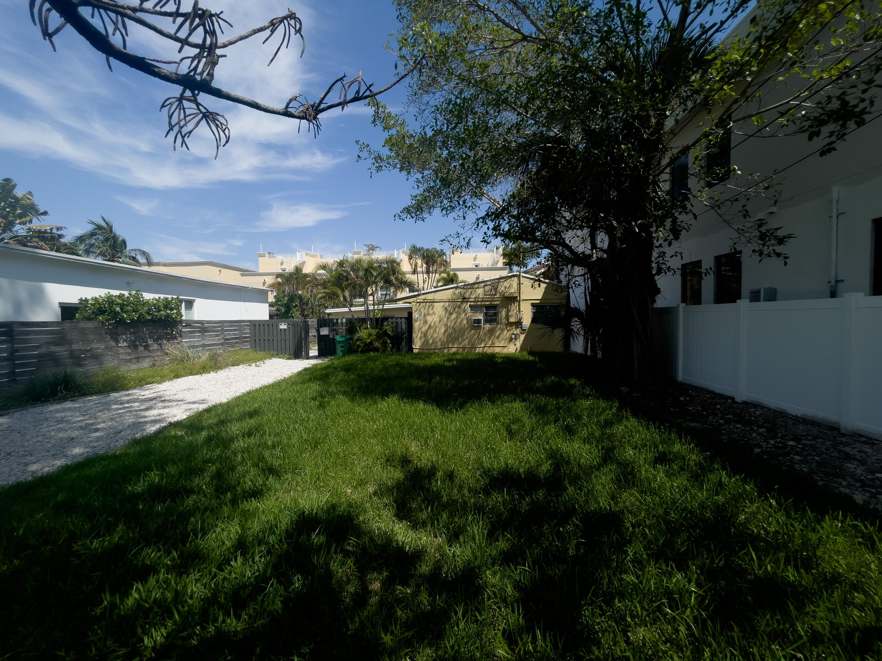 908 NE 17th Terrace 1-6, Fort Lauderdale, FL — photo 2 of 31