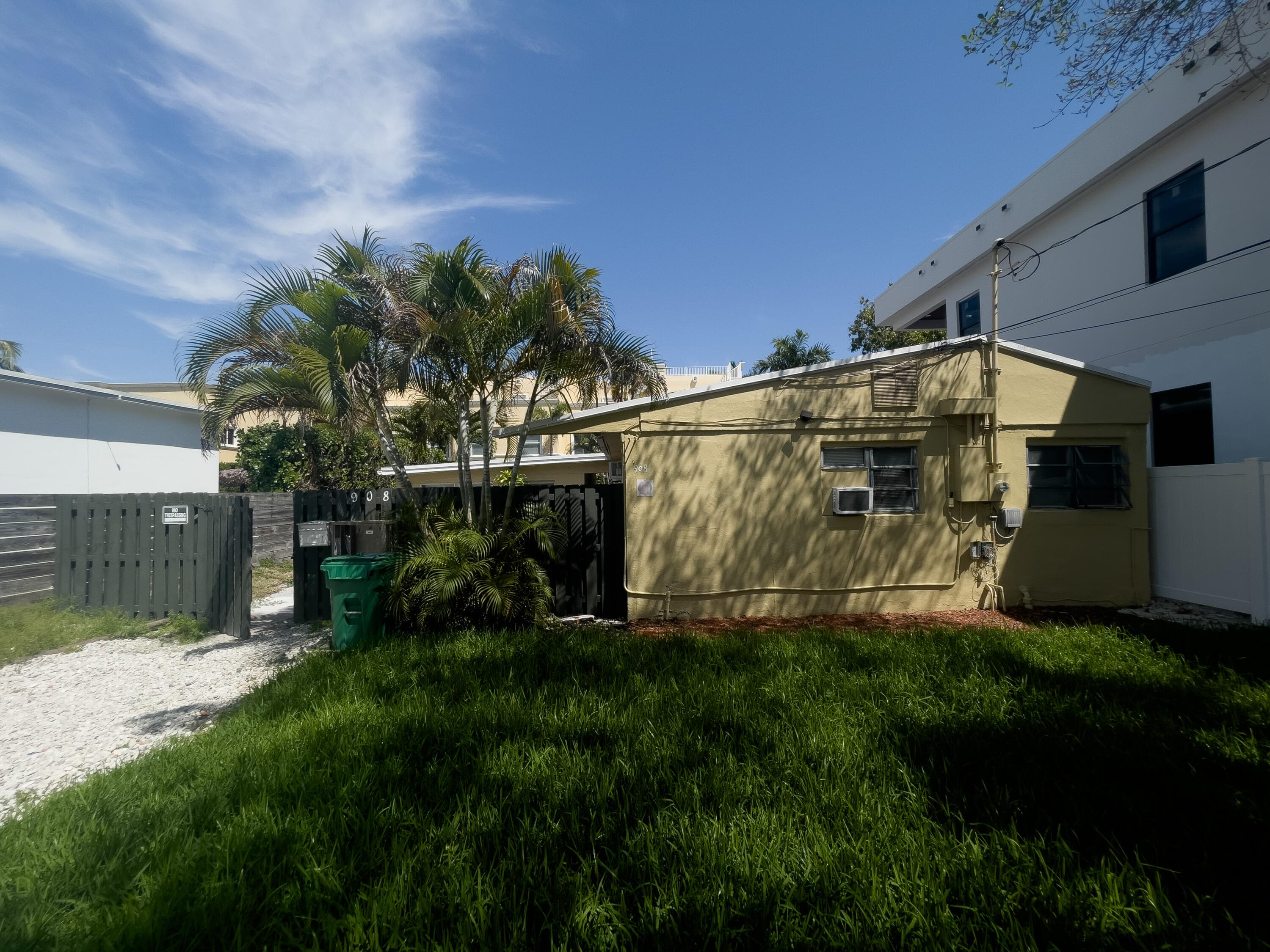 908 NE 17th Terrace 1-6, Fort Lauderdale, FL — photo 1 of 31