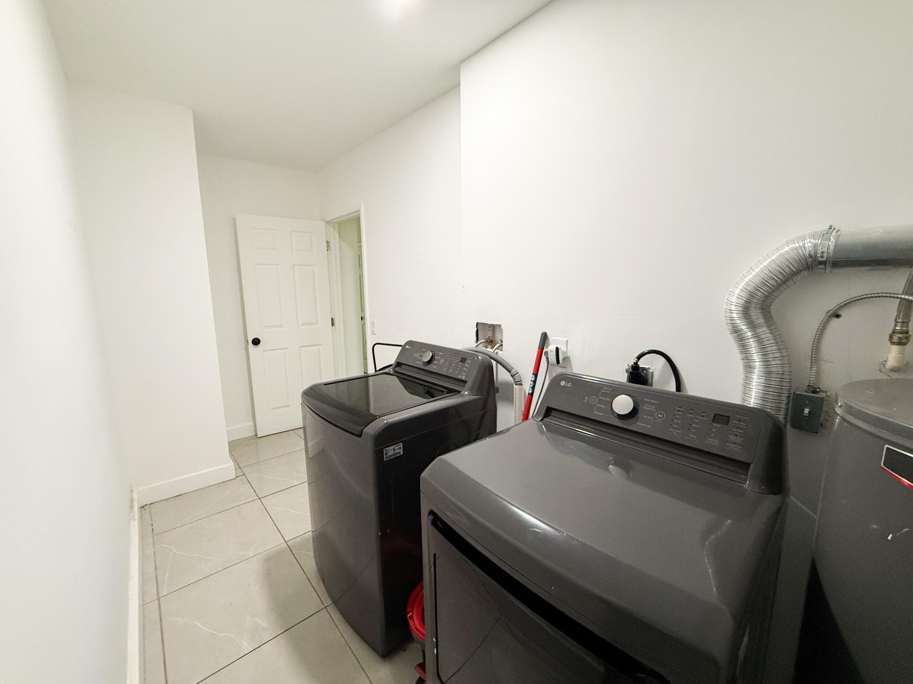2823 Polk Street, Hollywood, FL 33020 — photo 13 of 14