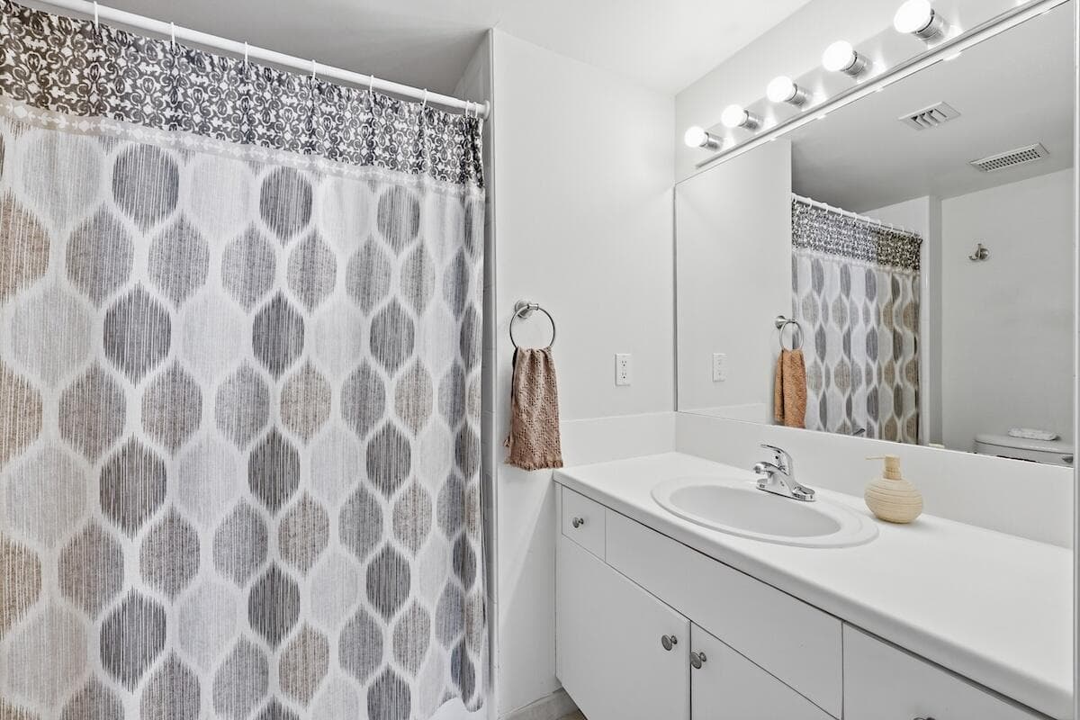 616 Clearwater Park Road 1106, West Palm Beach, FL 33401 — photo 16 of 35