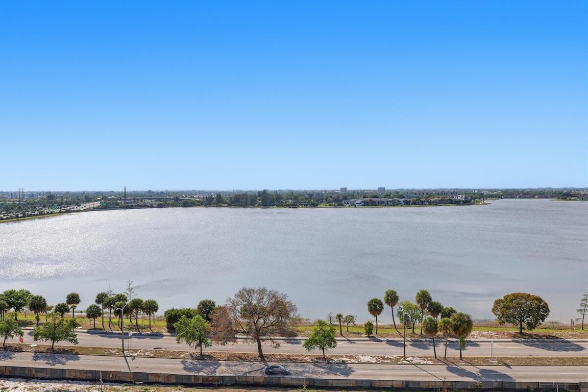 616 Clearwater Park Road 1106, West Palm Beach, FL 33401 — photo 19 of 35
