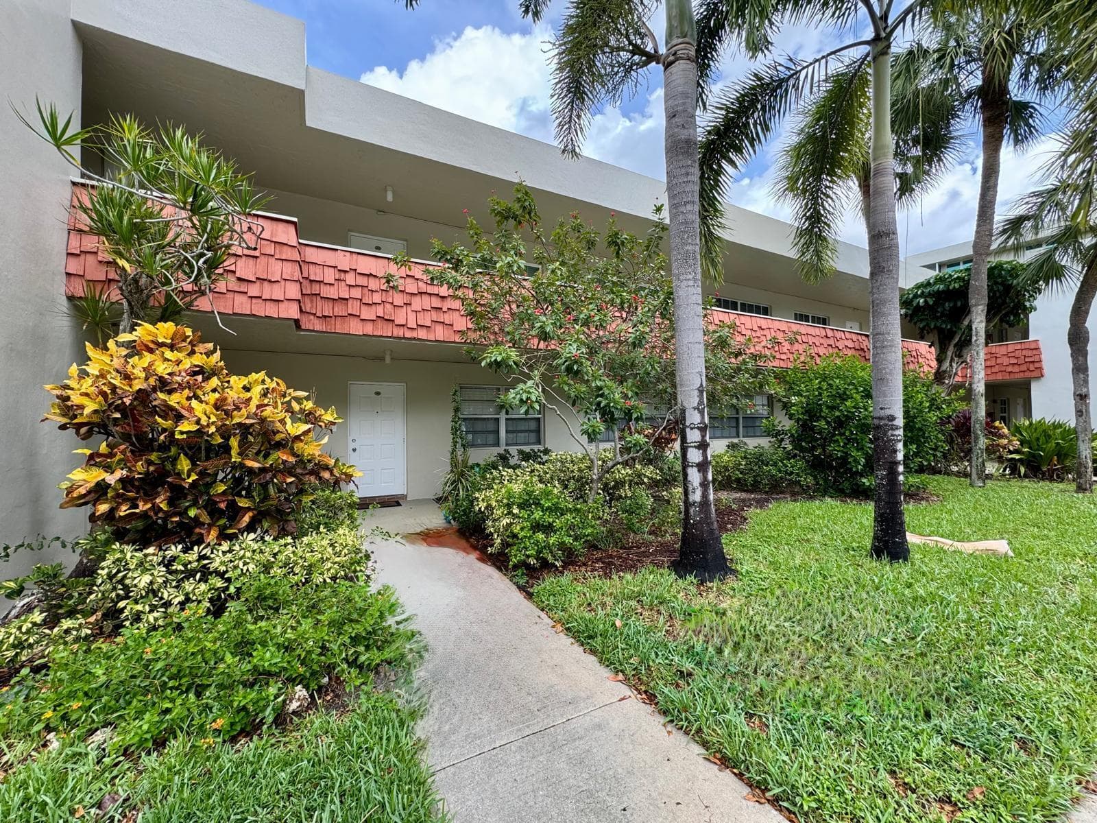 901 Cypress Terrace 103, Pompano Beach, FL 33069 — photo 1 of 28