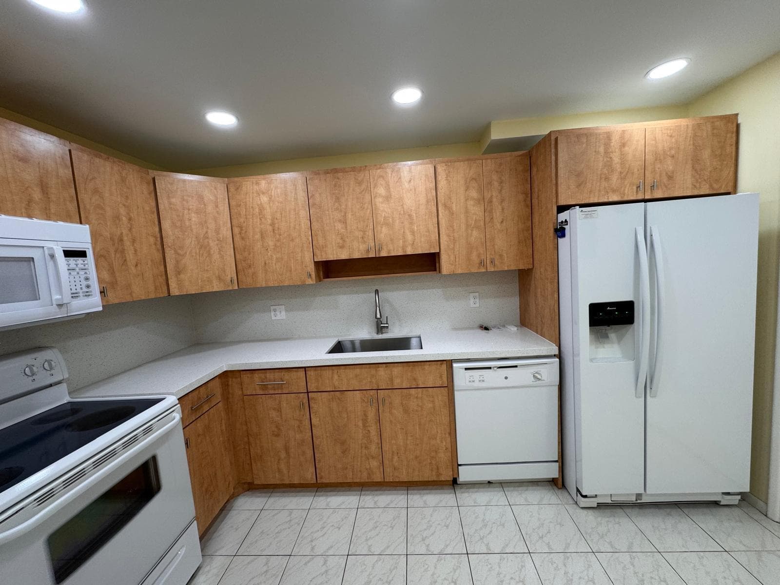 901 Cypress Terrace 103, Pompano Beach, FL 33069 — photo 6 of 28