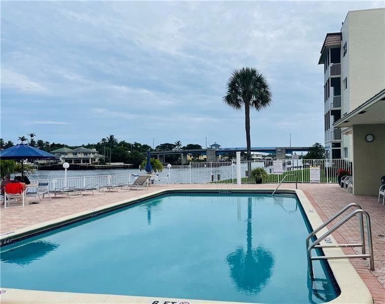 624 Snug Harbor Drive B7, Boynton Beach, FL 33435 — photo 1 of 19