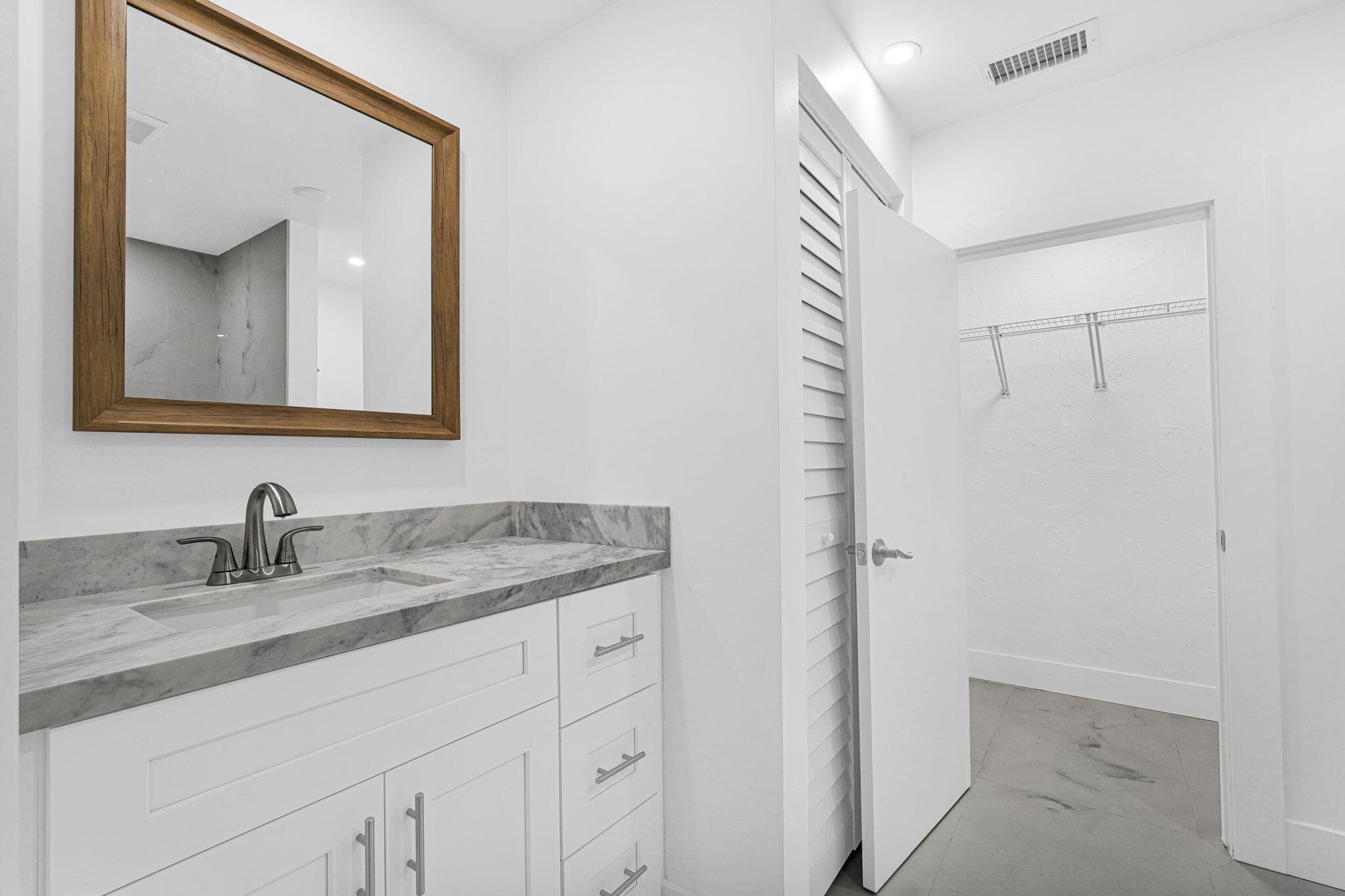 261 NE 45th Street, Oakland Park, FL 33334 — photo 17 of 55