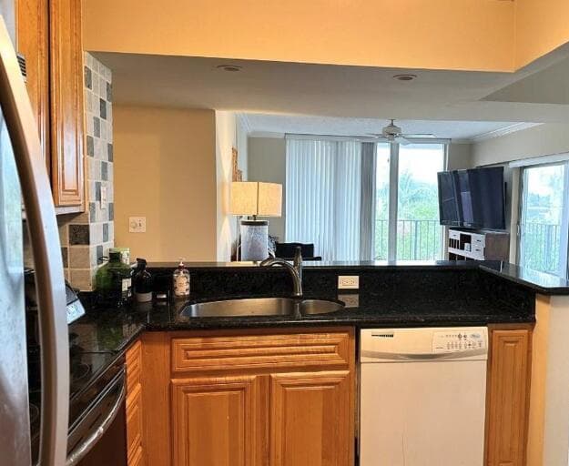 1625 SE 10th Avenue 302, Fort Lauderdale, FL 33316 — photo 3 of 13