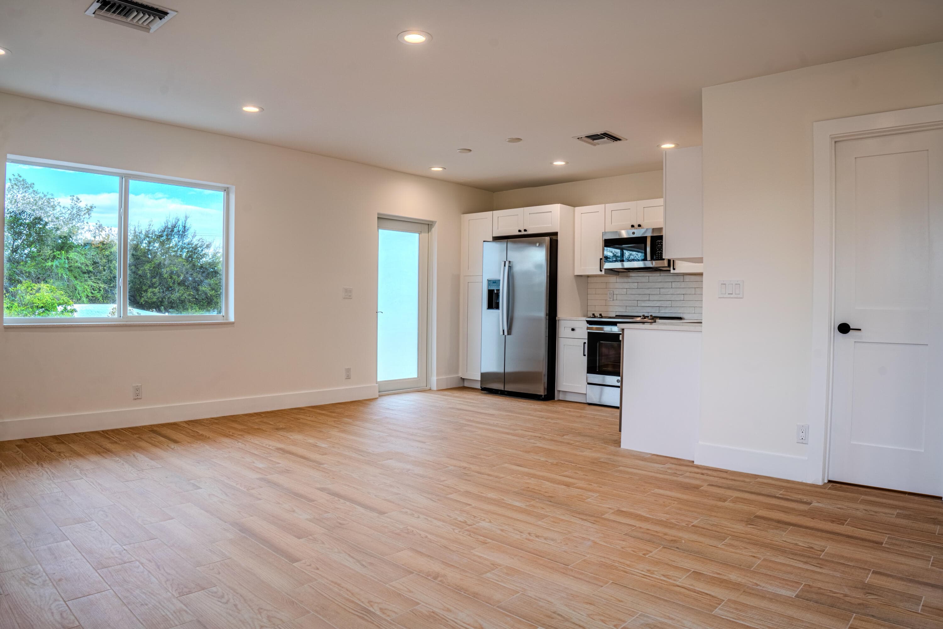 238 SE 1st Avenue 10, Delray Beach, FL 33444 — photo 2 of 11