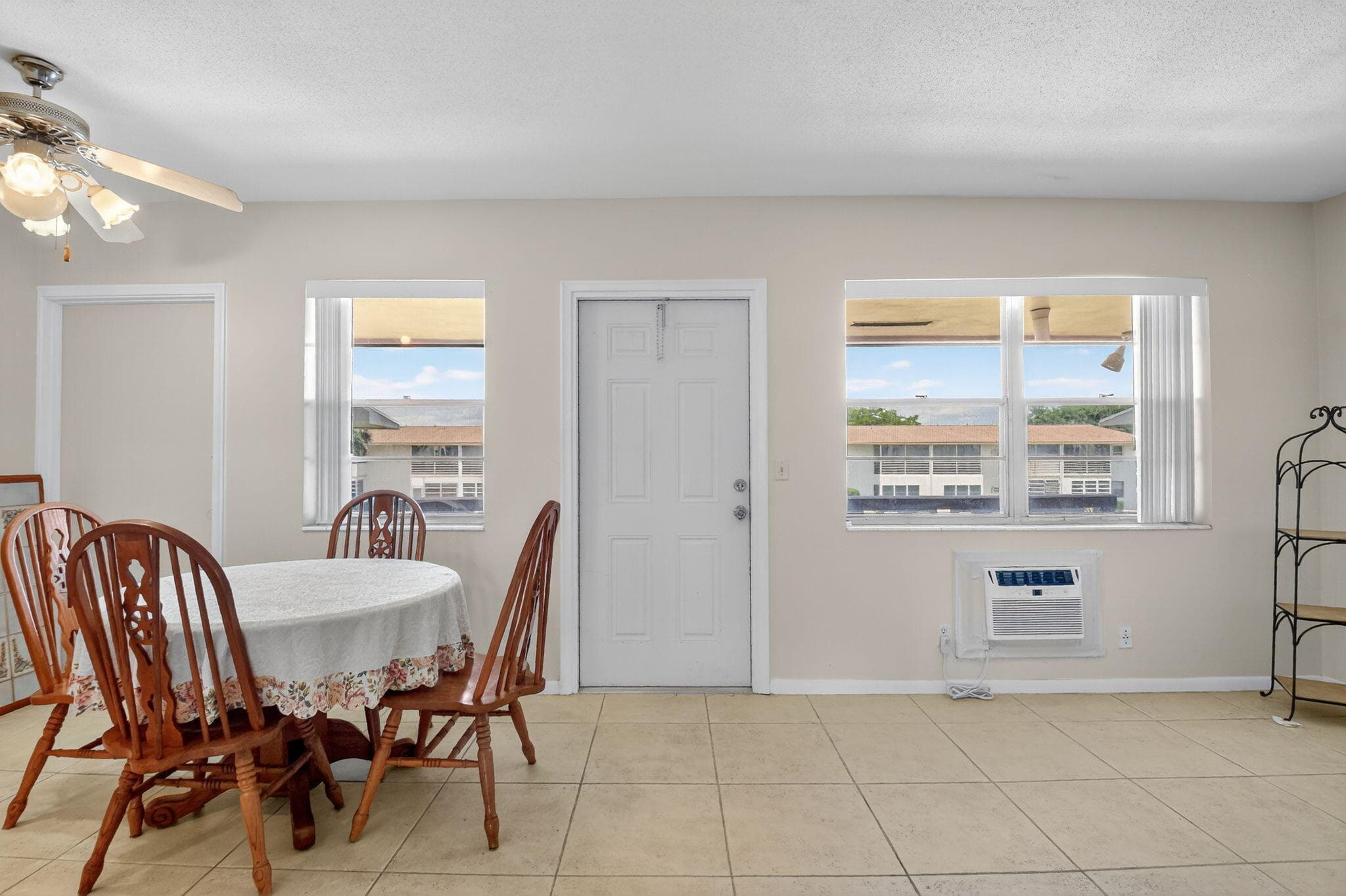 162 Easthampton G, West Palm Beach, FL 33417 — photo 3 of 34