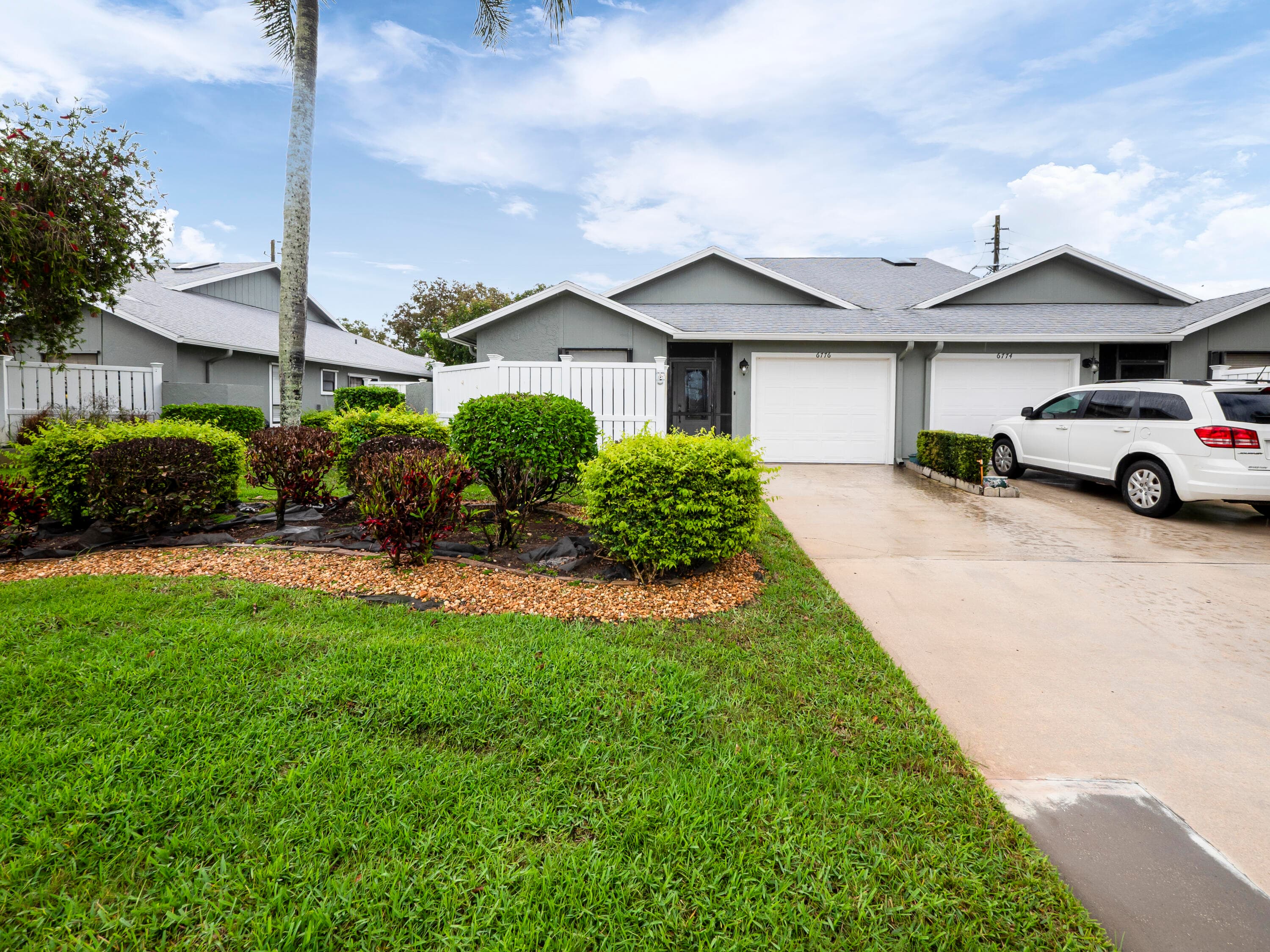 6776 SE Yorktown Drive, Hobe Sound, FL 33455 — photo 1 of 20