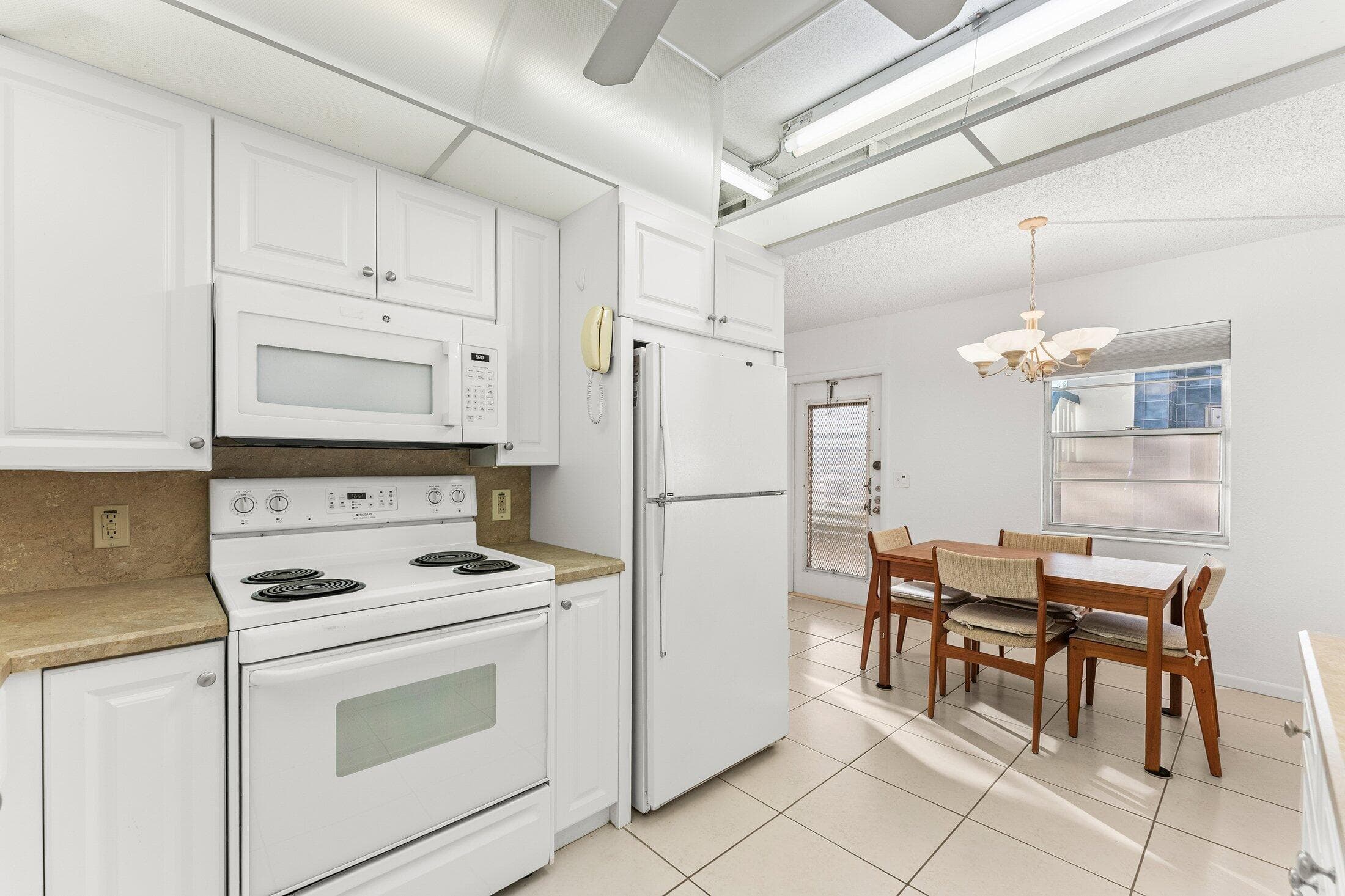 1047 Lincoln C, Boca Raton, FL 33434 — photo 11 of 27