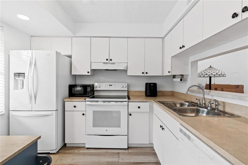 247 City View Drive, Fort Lauderdale, FL 33311 — photo 5 of 20