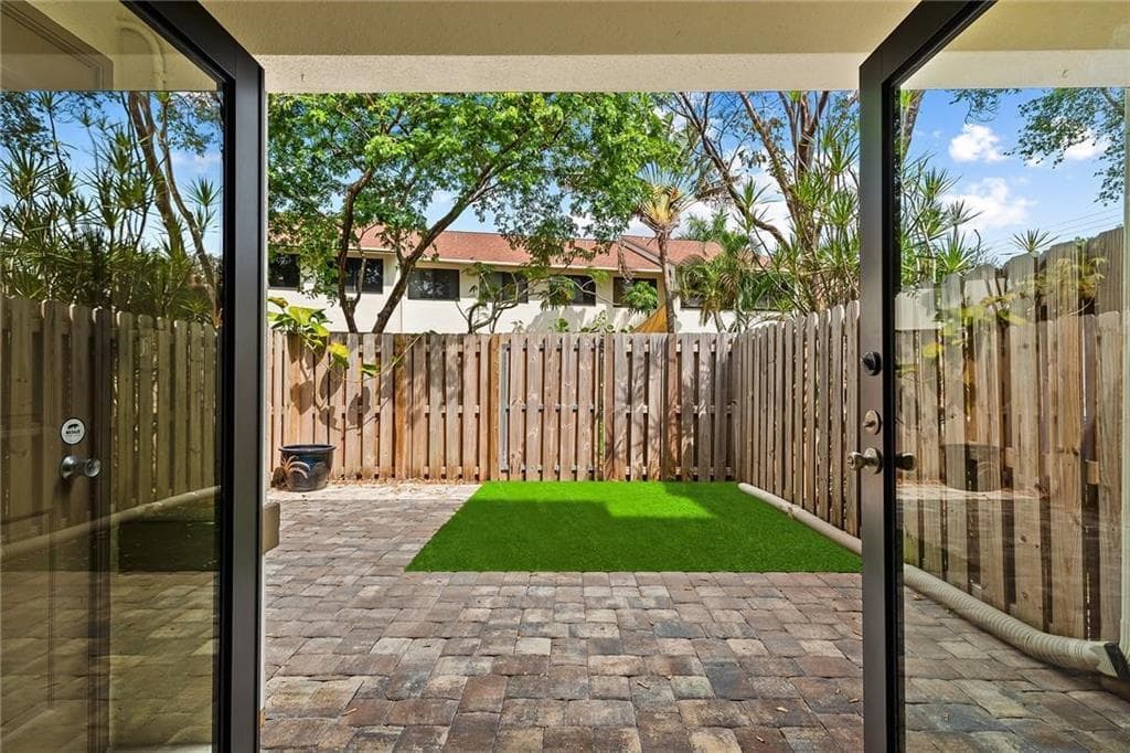 247 City View Drive, Fort Lauderdale, FL 33311 — photo 14 of 20