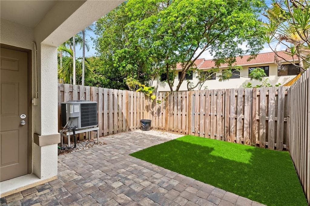 247 City View Drive, Fort Lauderdale, FL 33311 — photo 15 of 20