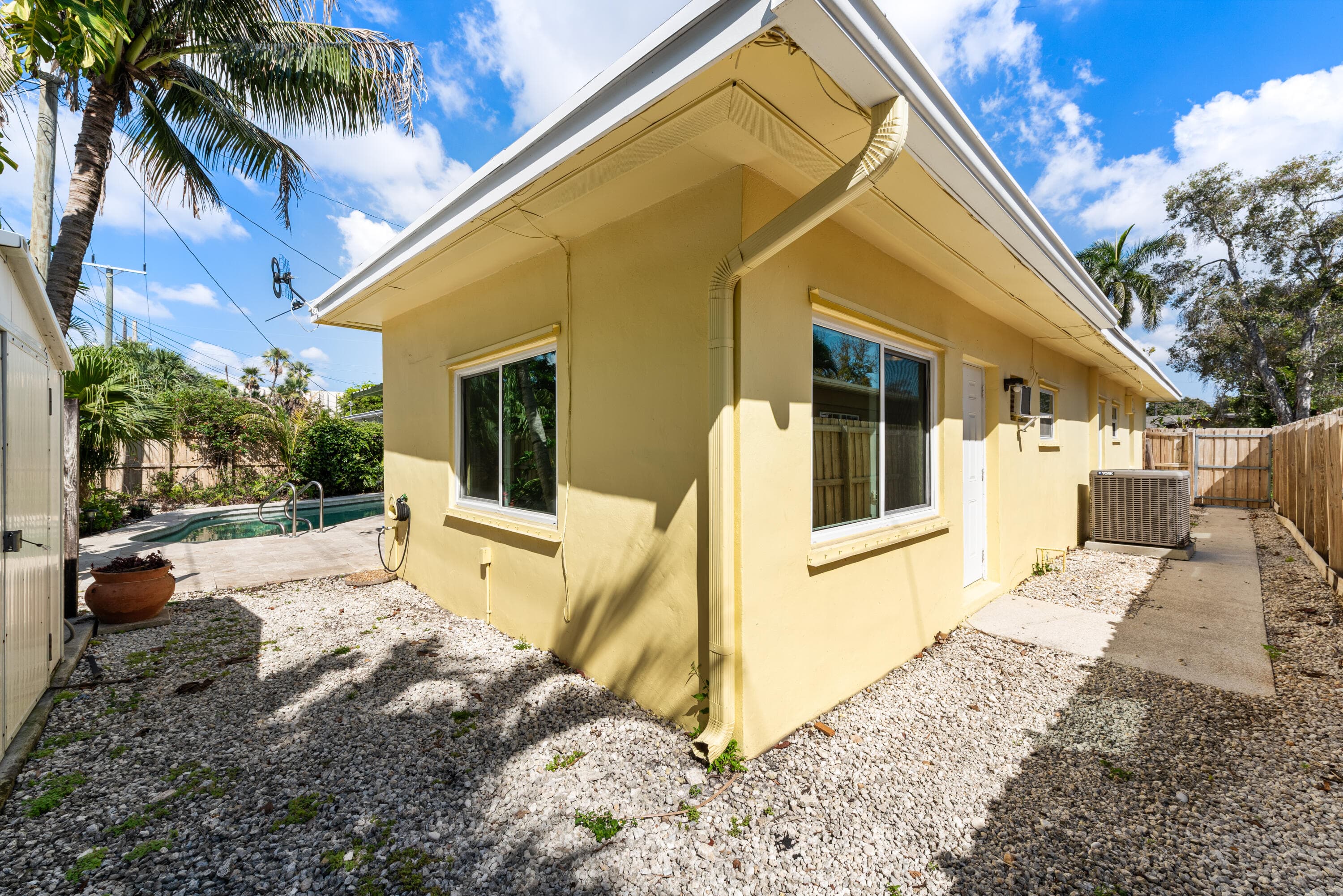 1406 NE 15th Street, Fort Lauderdale, FL 33304 — photo 30 of 37