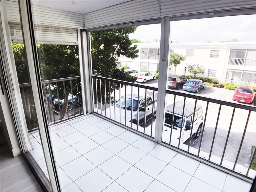 6521 Bay Club Drive 4, Fort Lauderdale, FL 33308 — photo 2 of 31