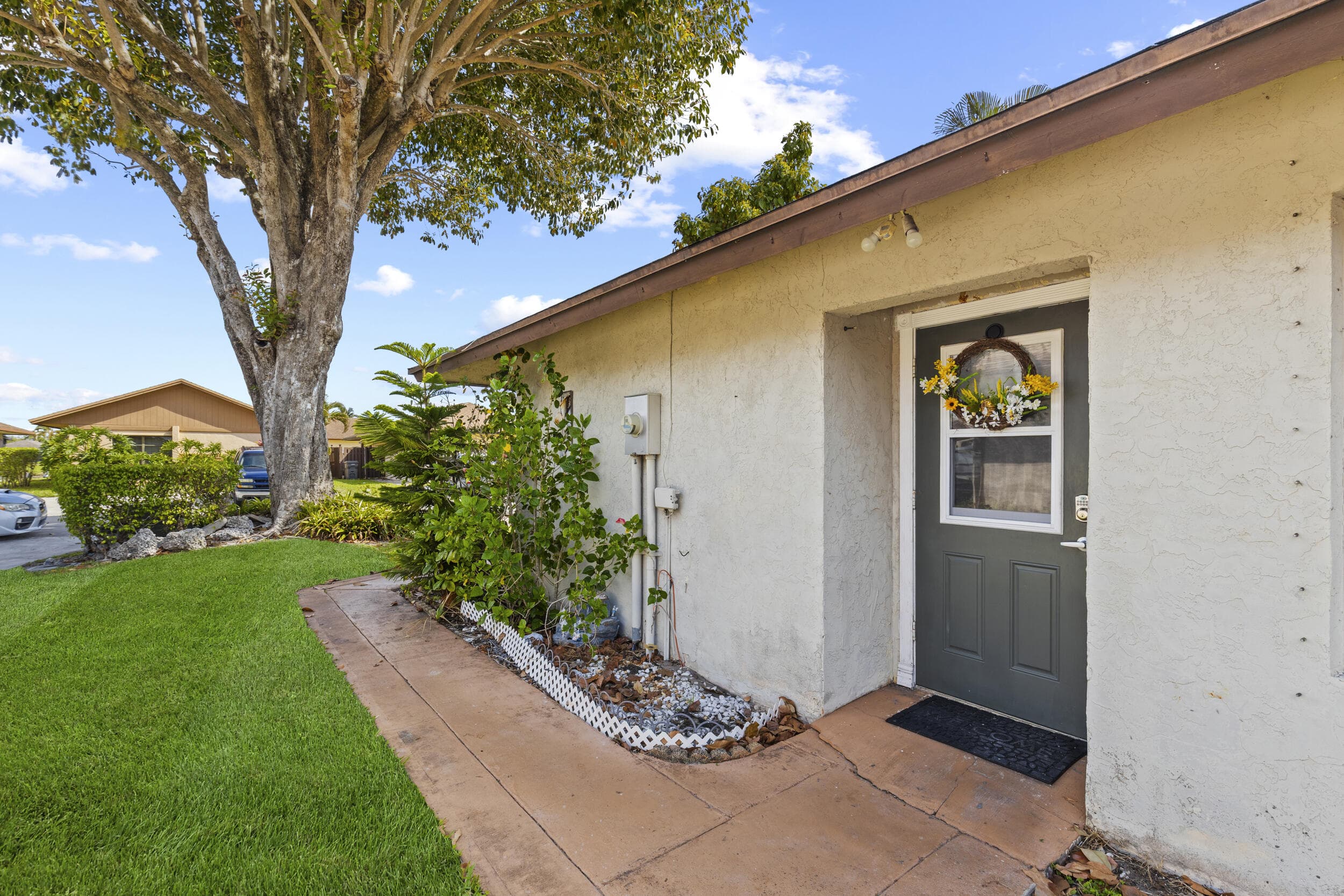 5388 Mendoza Street 88-b, West Palm Beach, FL 33415 — photo 2 of 27