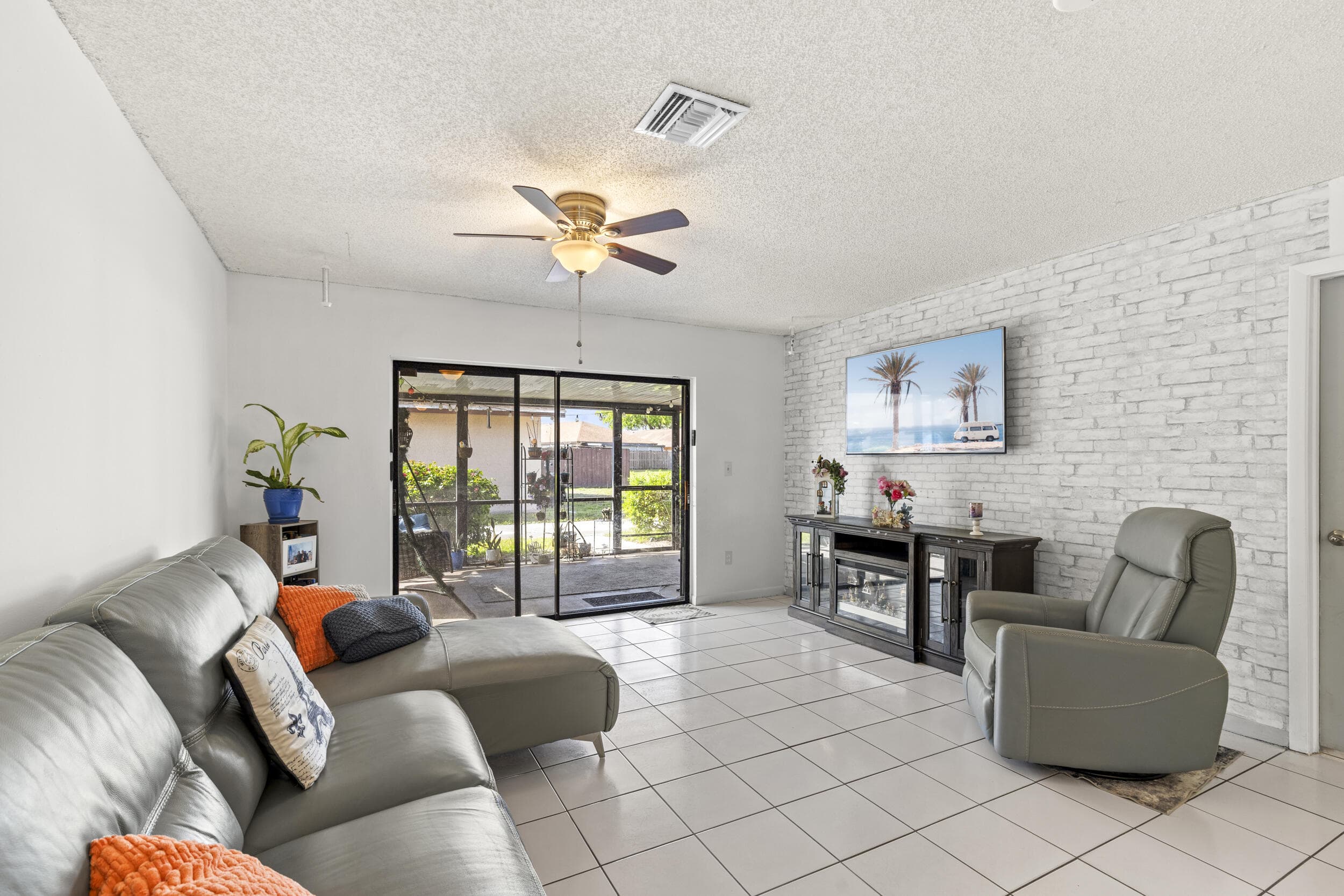 5388 Mendoza Street 88-b, West Palm Beach, FL 33415 — photo 4 of 27